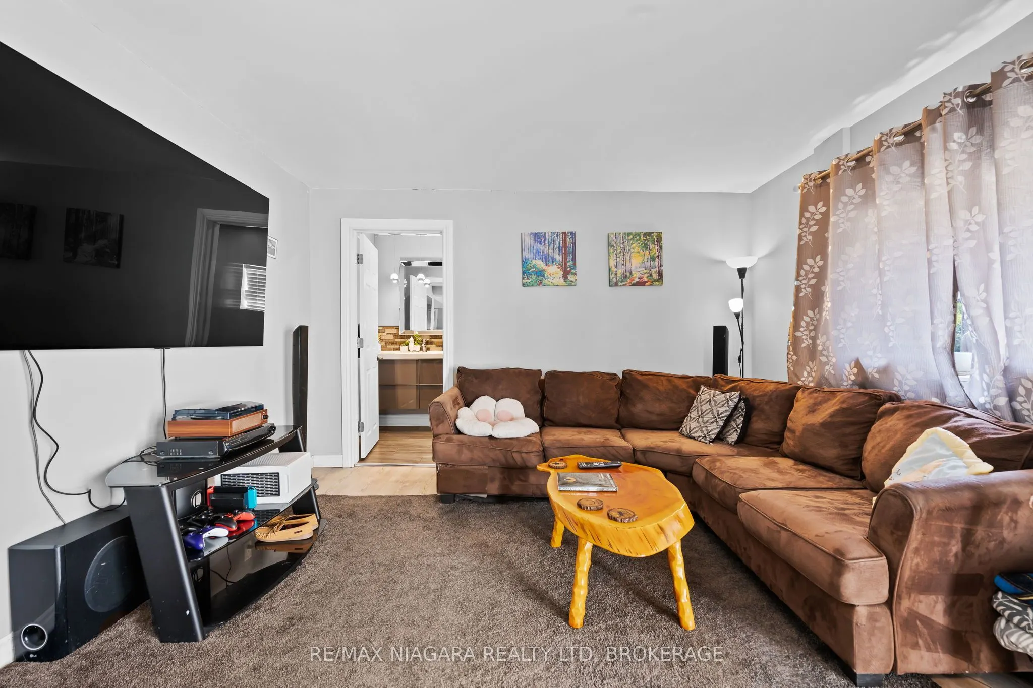 121 KNOLL Street