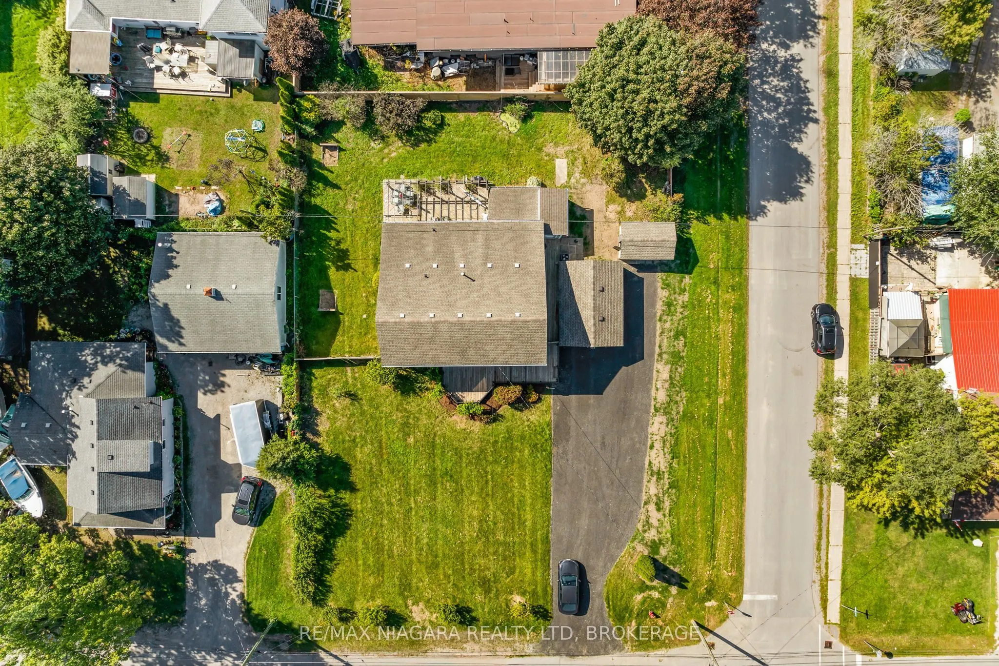 121 KNOLL Street