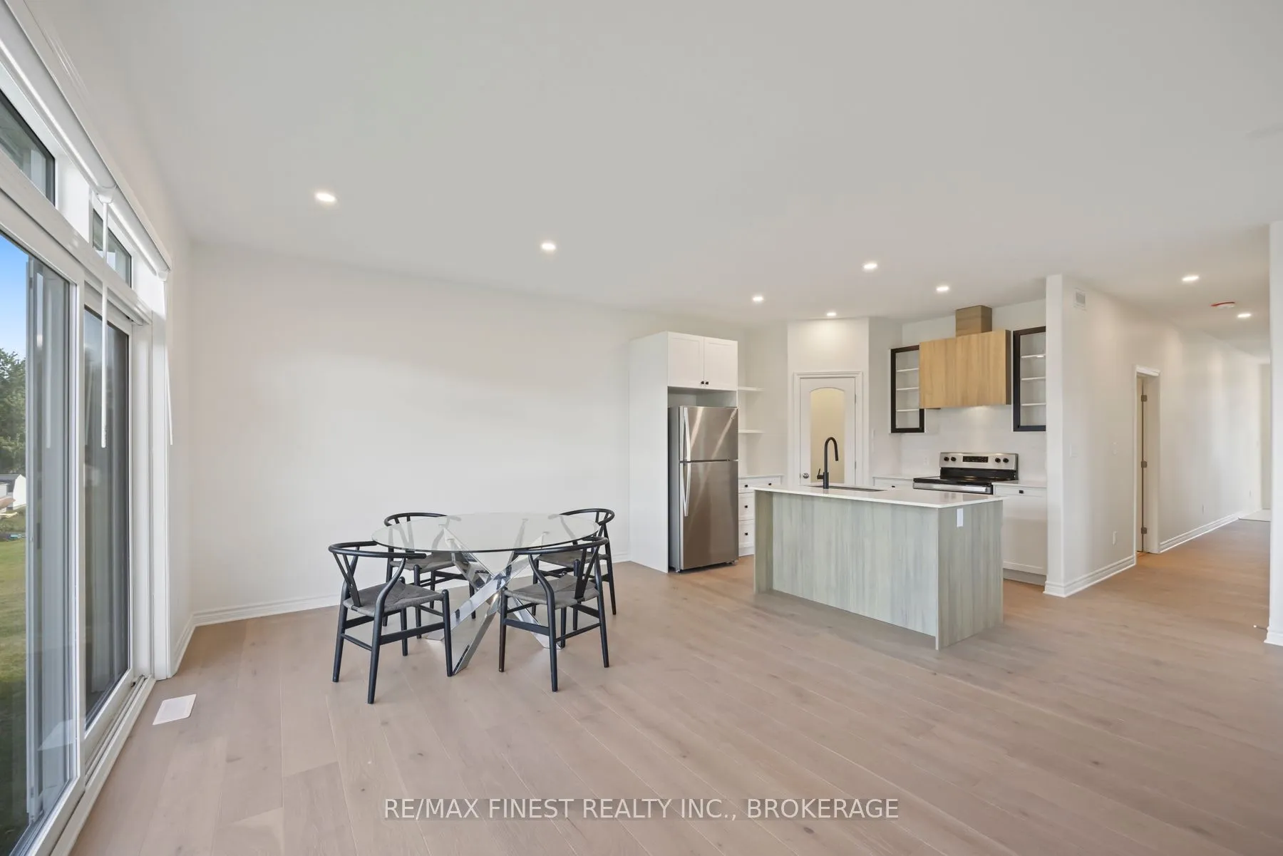 215 HERITAGE PARK Drive