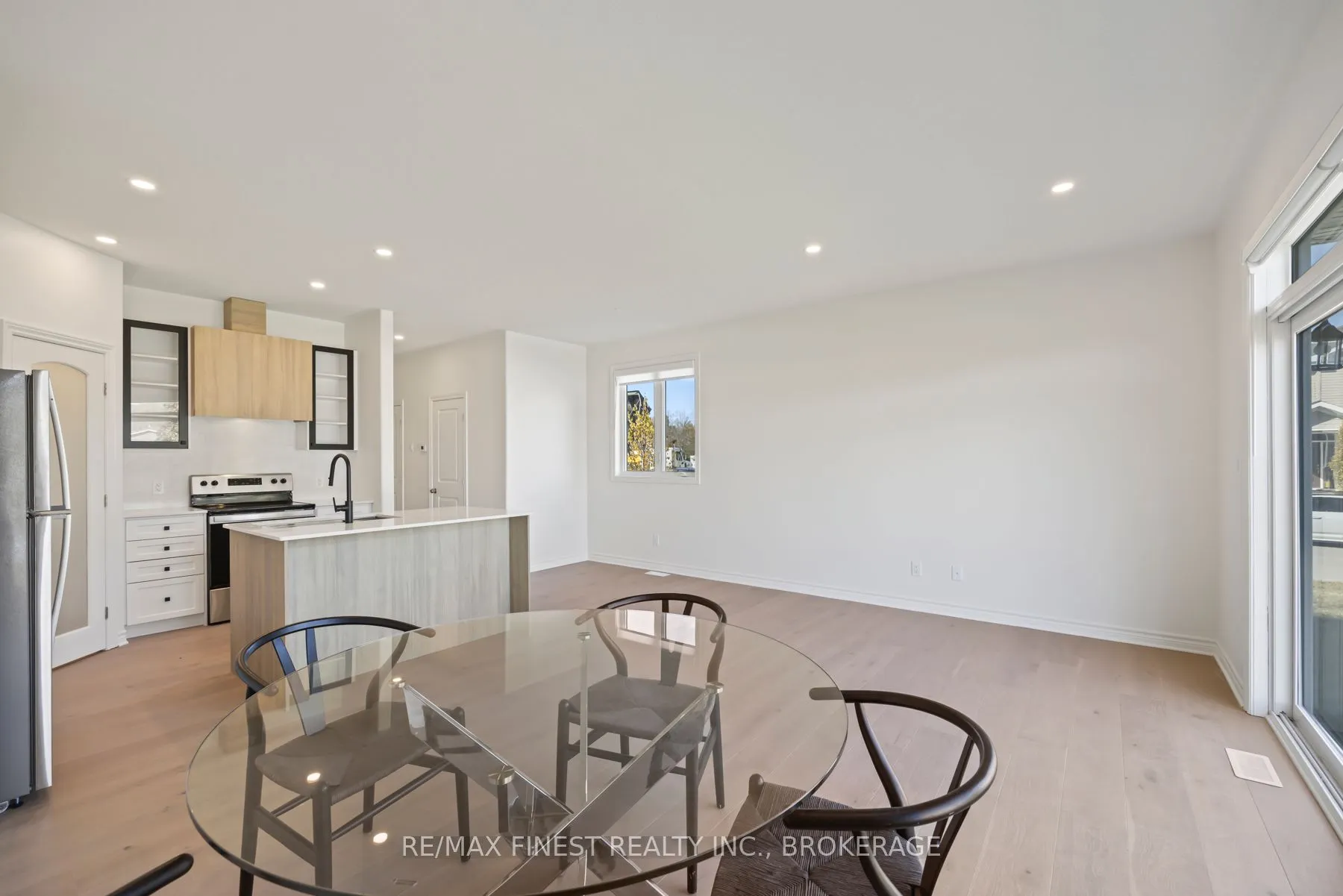 215 HERITAGE PARK Drive