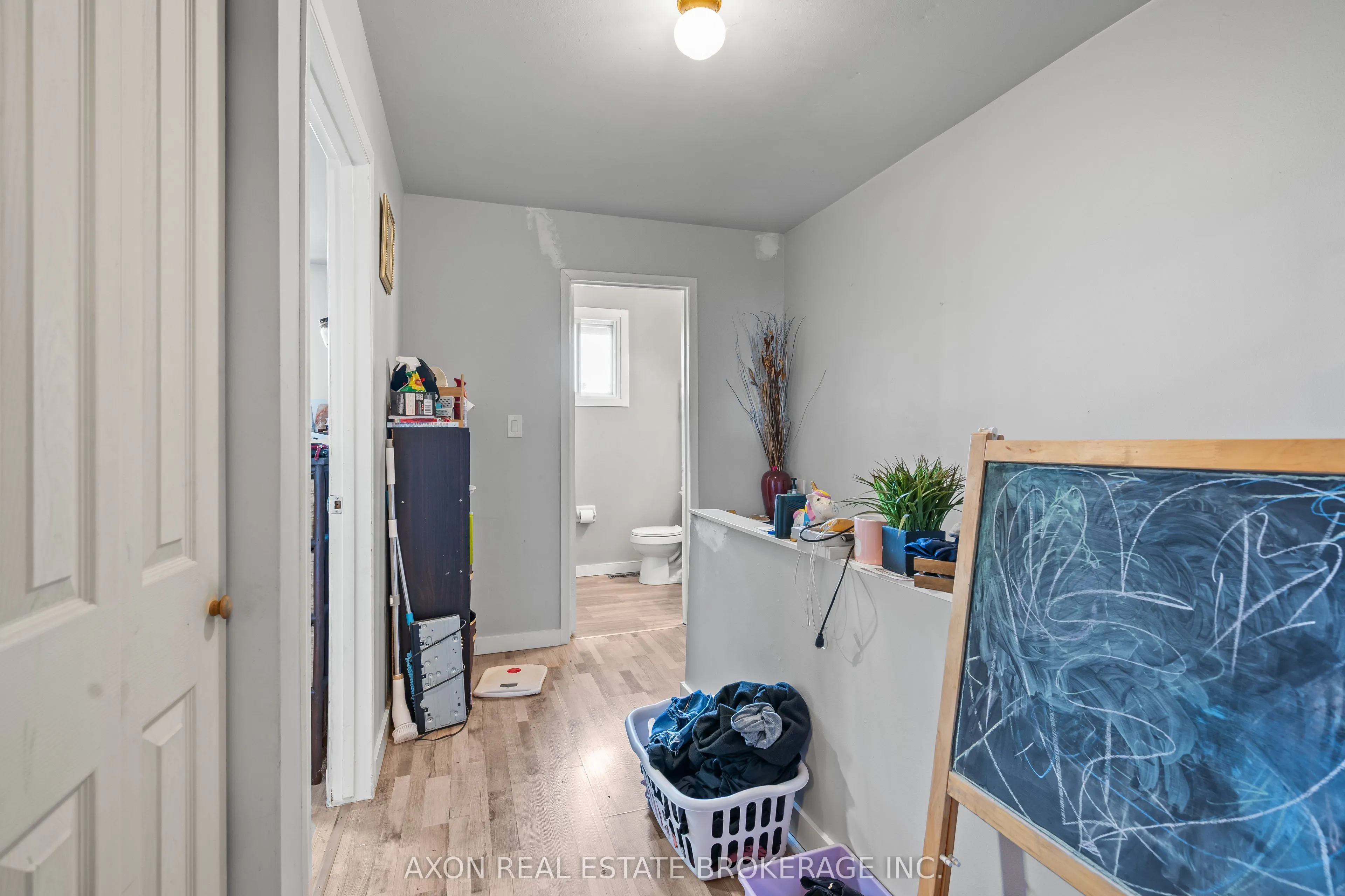 869 Oakview Avenue #9