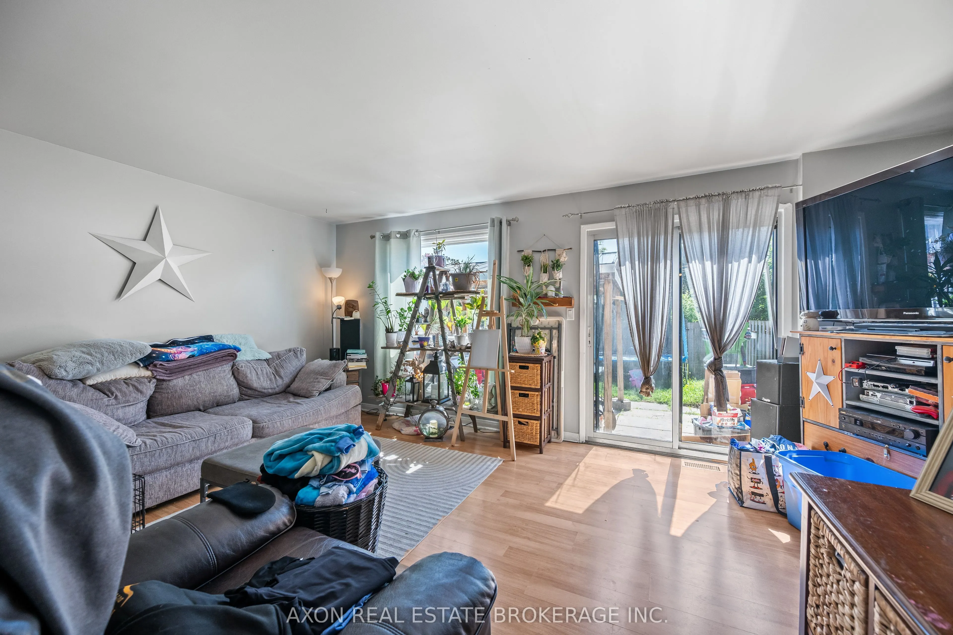 869 Oakview Avenue #9