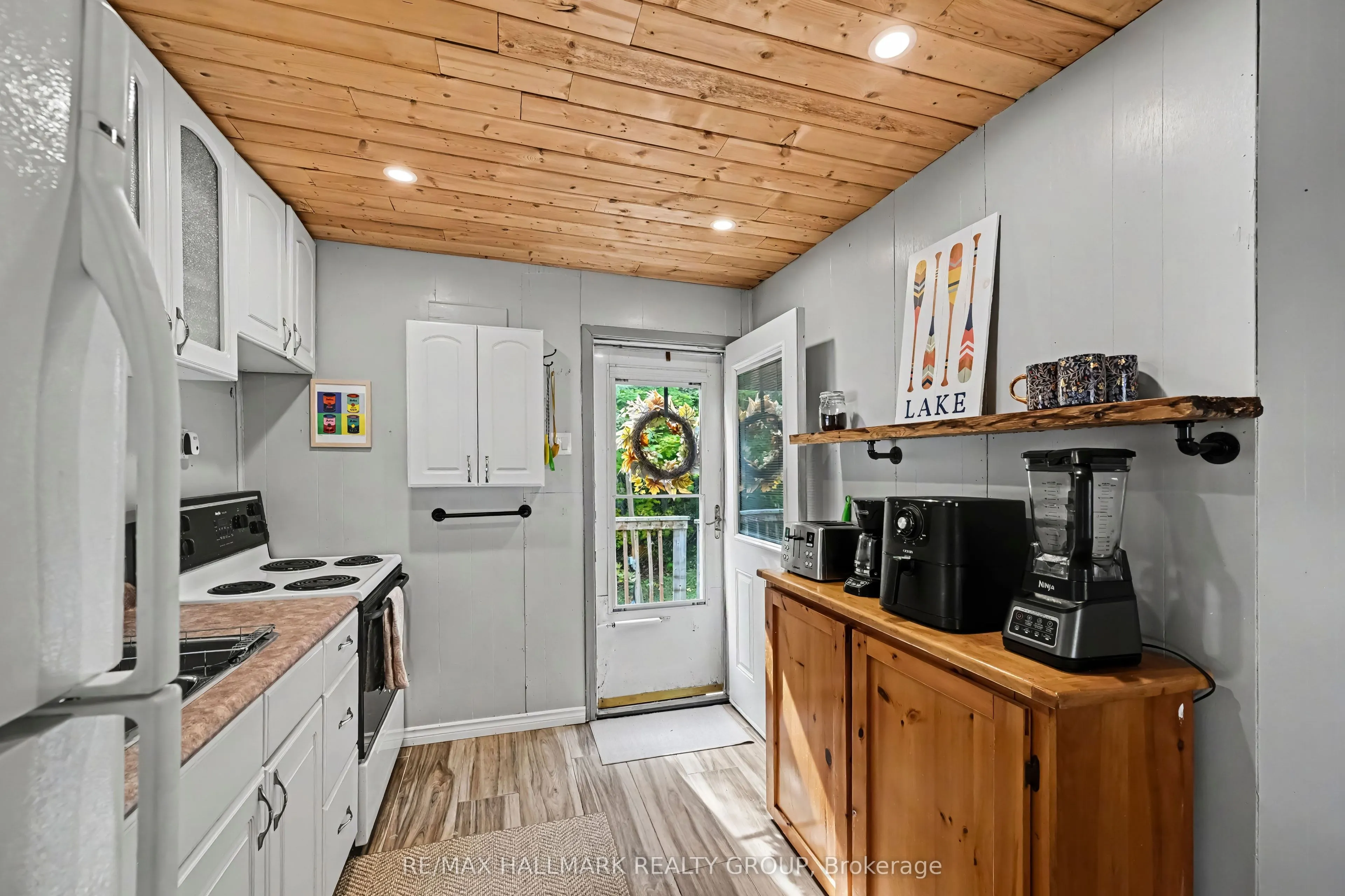 302 Egan Lane