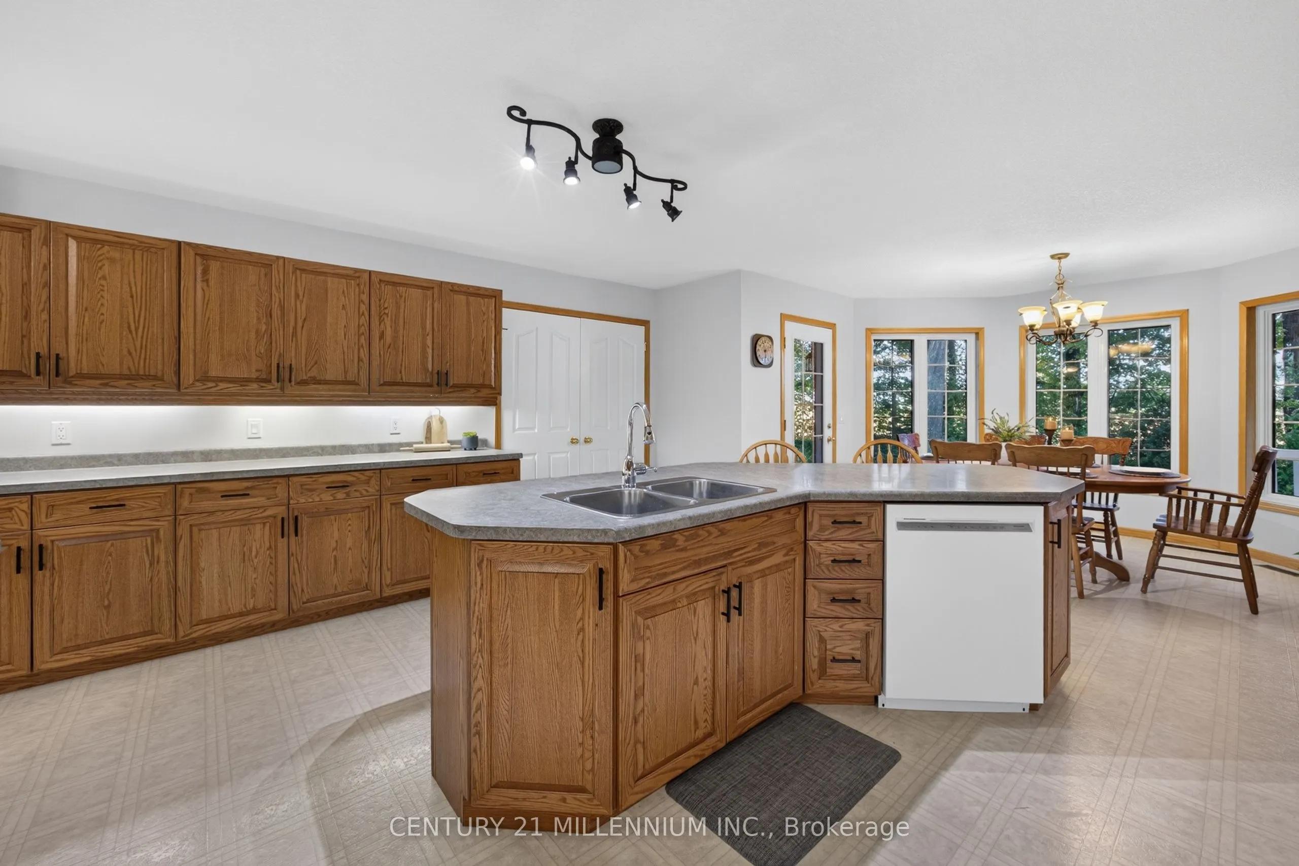 193496 Amaranth - East Luther Townline