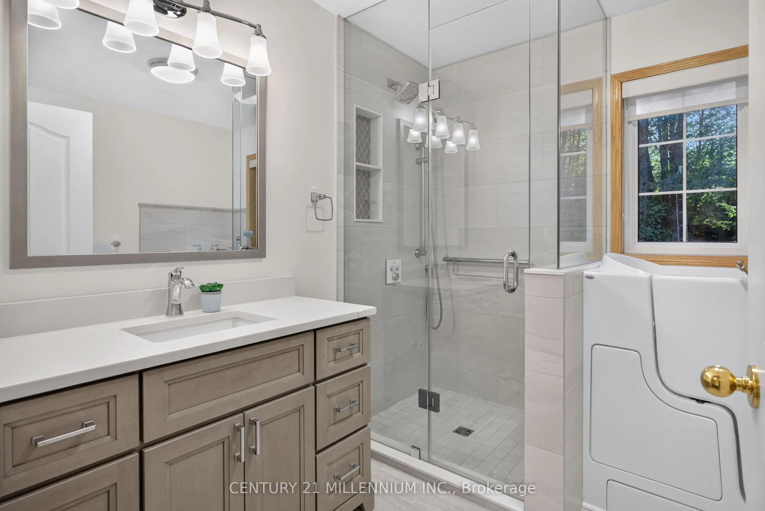 193496 Amaranth - East Luther Townline