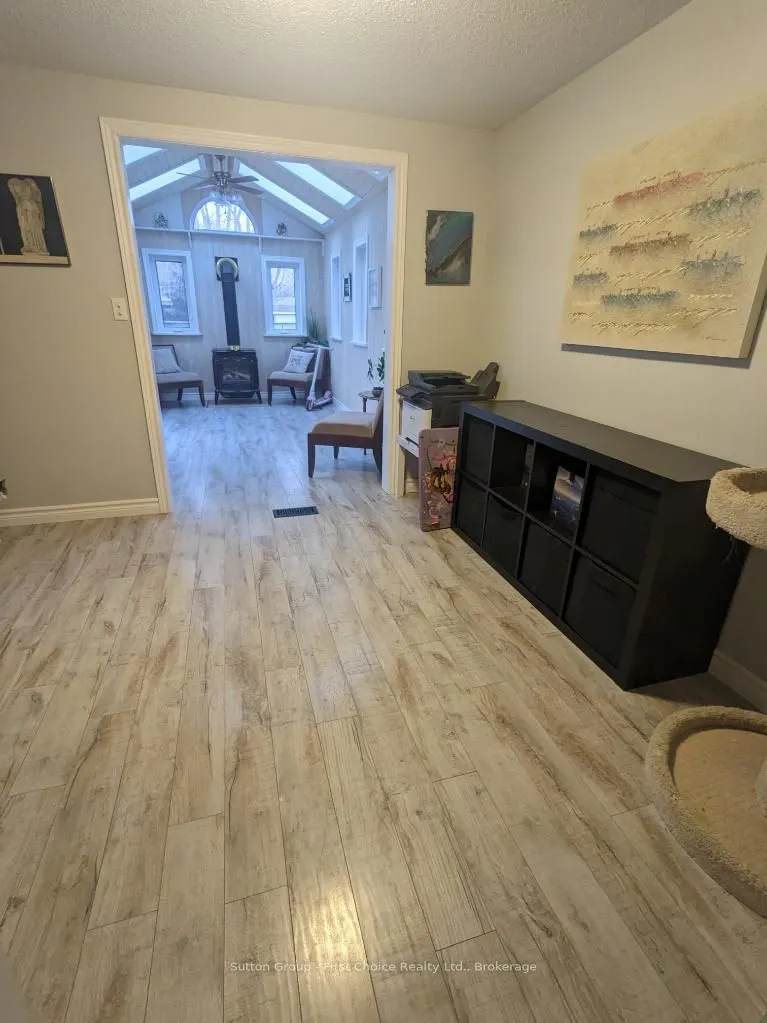 18 Moderwell Street