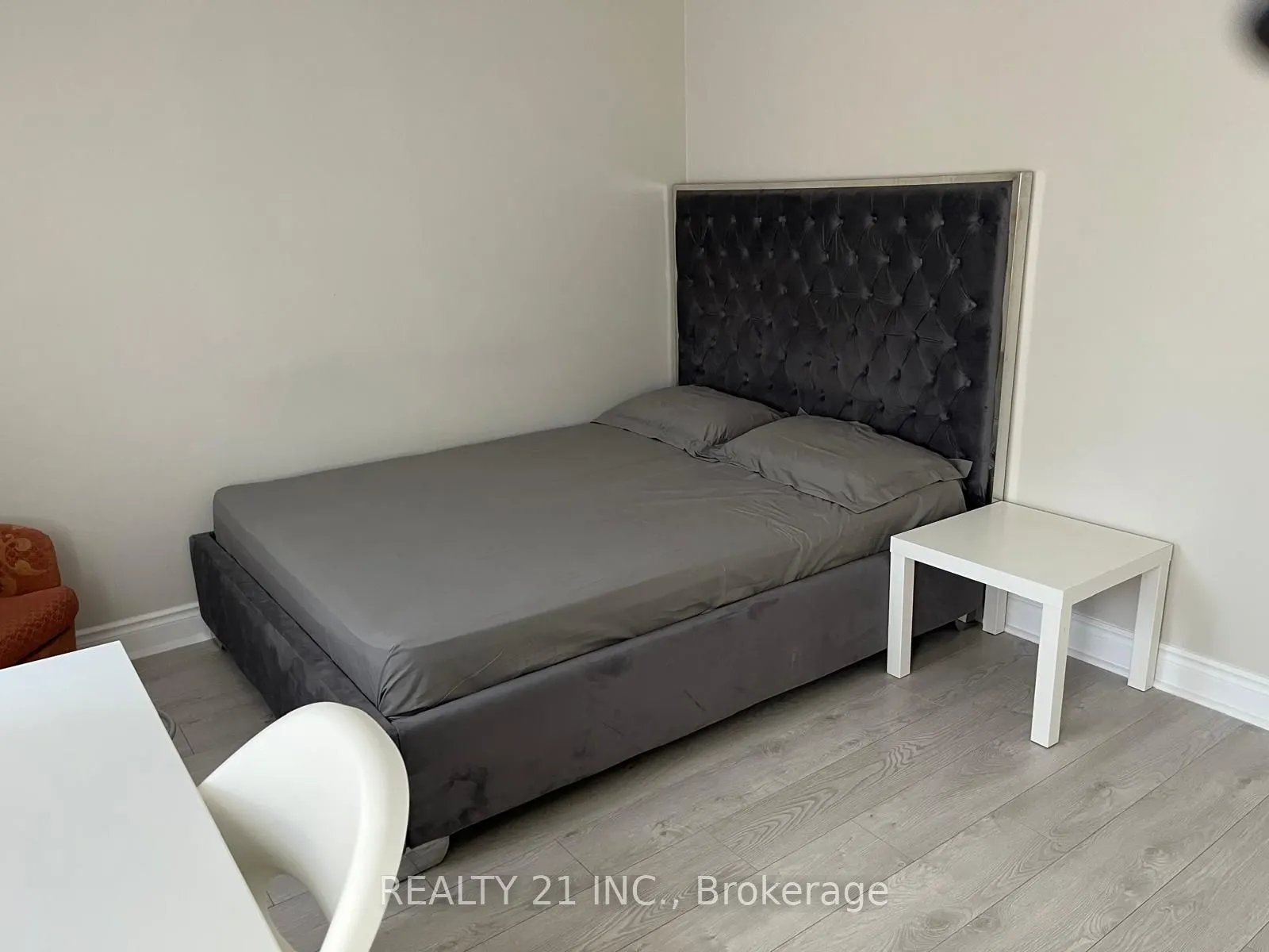 405 Keats Way #2