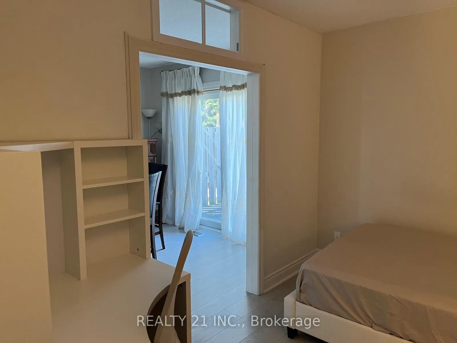 405 Keats Way #2