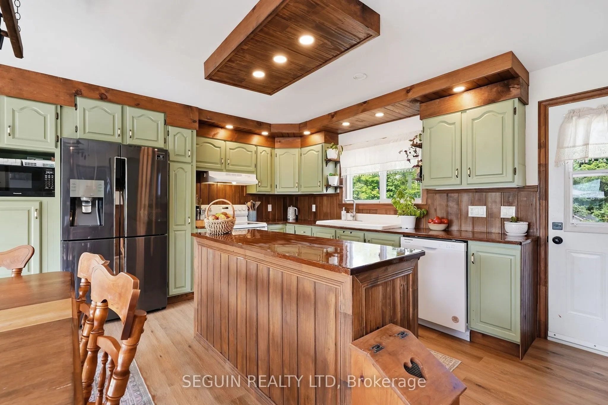 389 Concession 7 Road