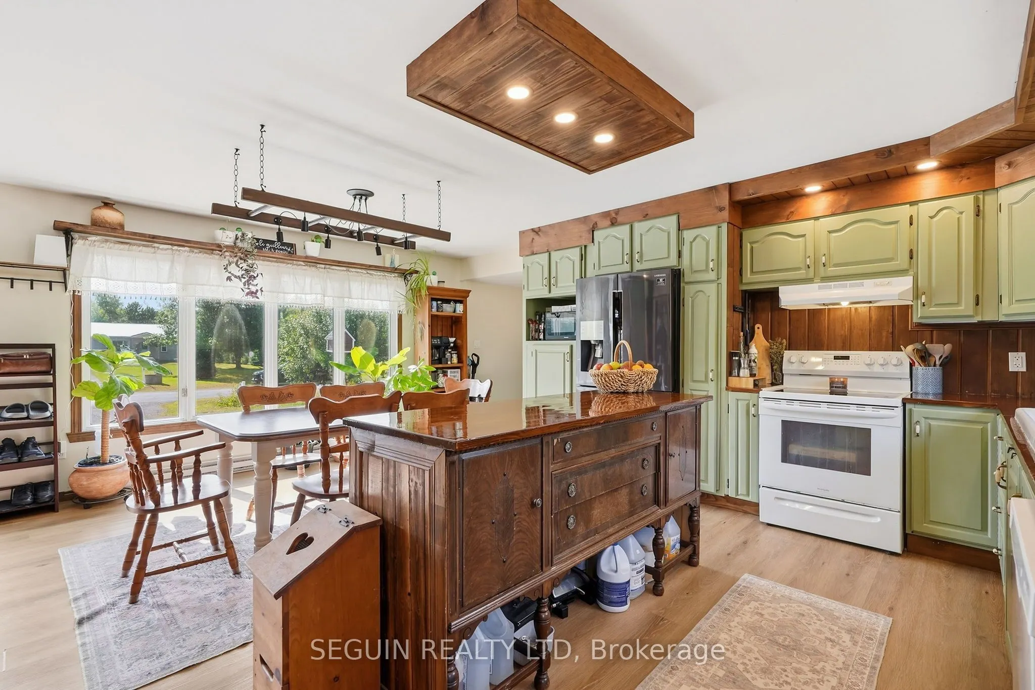 389 Concession 7 Road