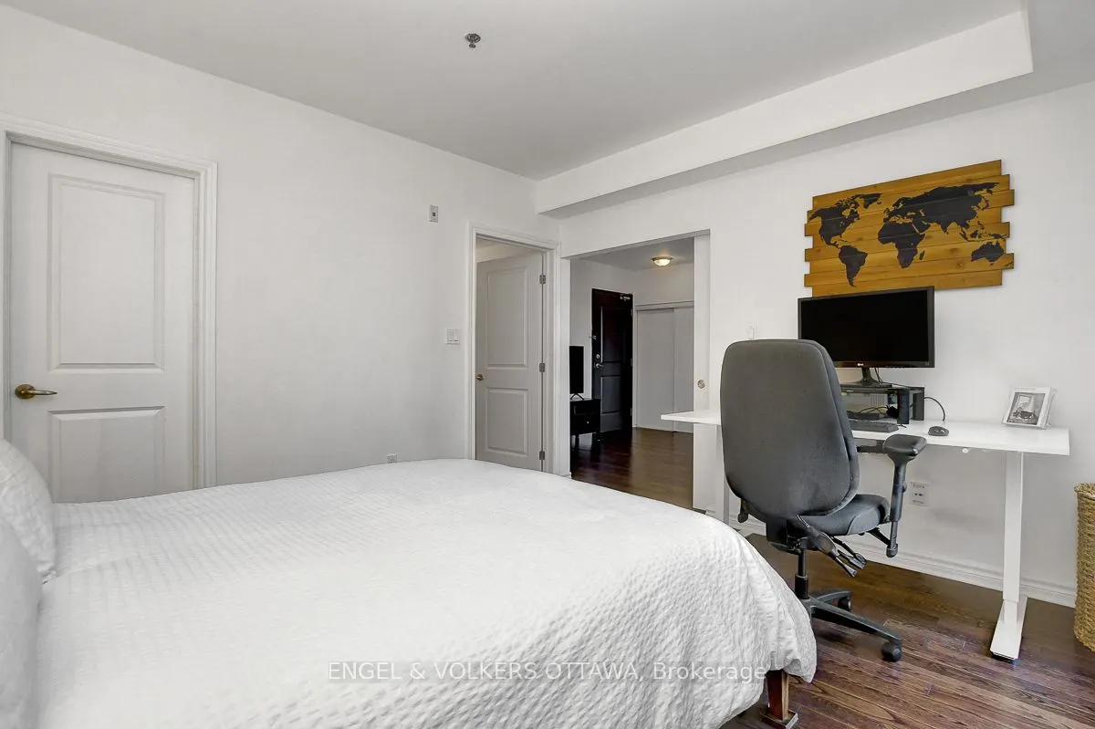 429 Kent Street #428