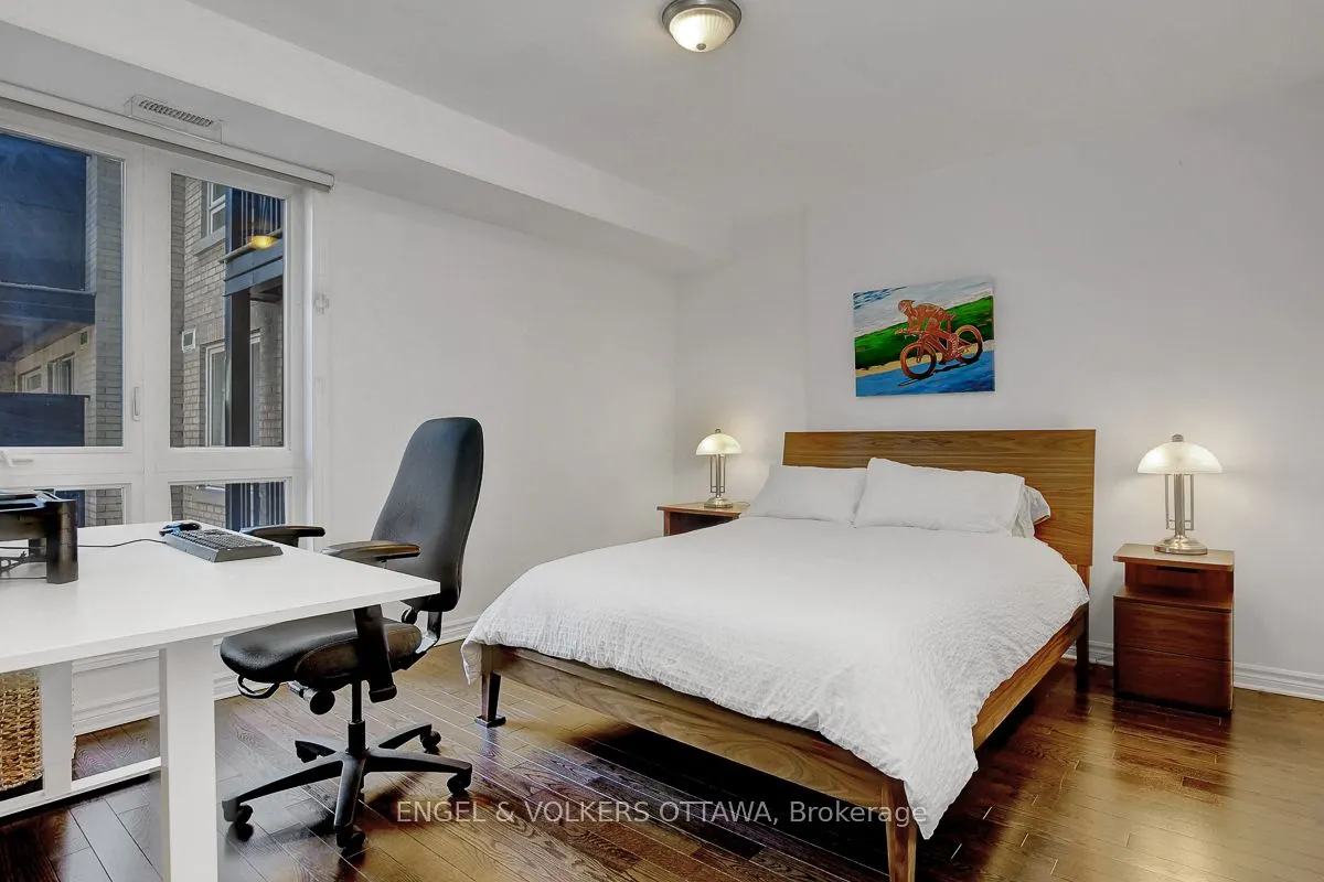 429 Kent Street #428