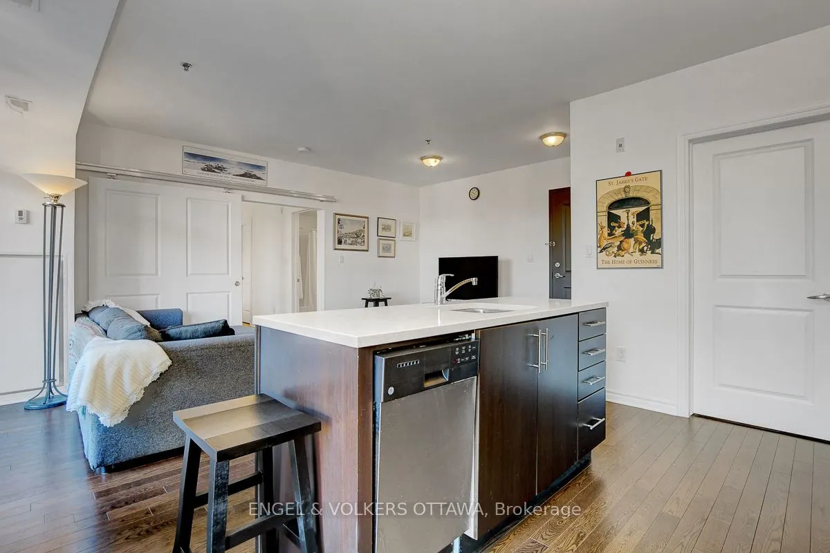 429 Kent Street #428