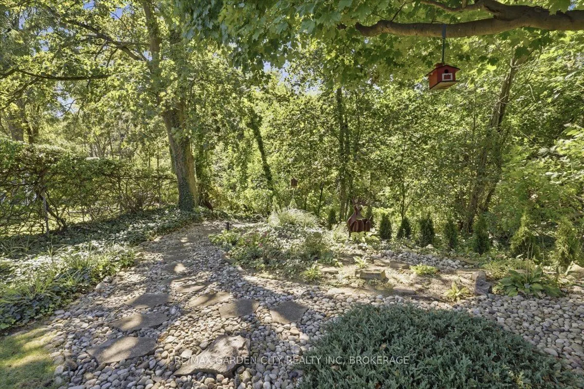 98 Village Road
