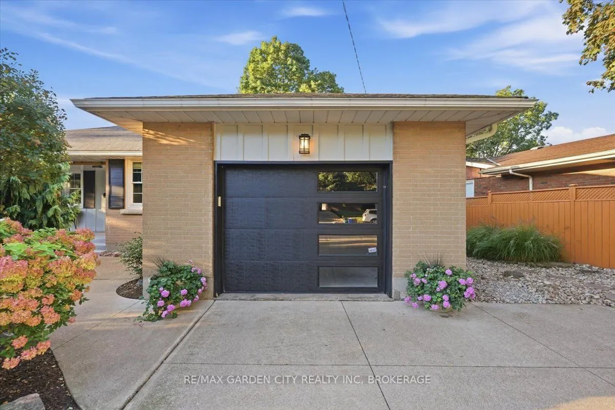 98 Village Road