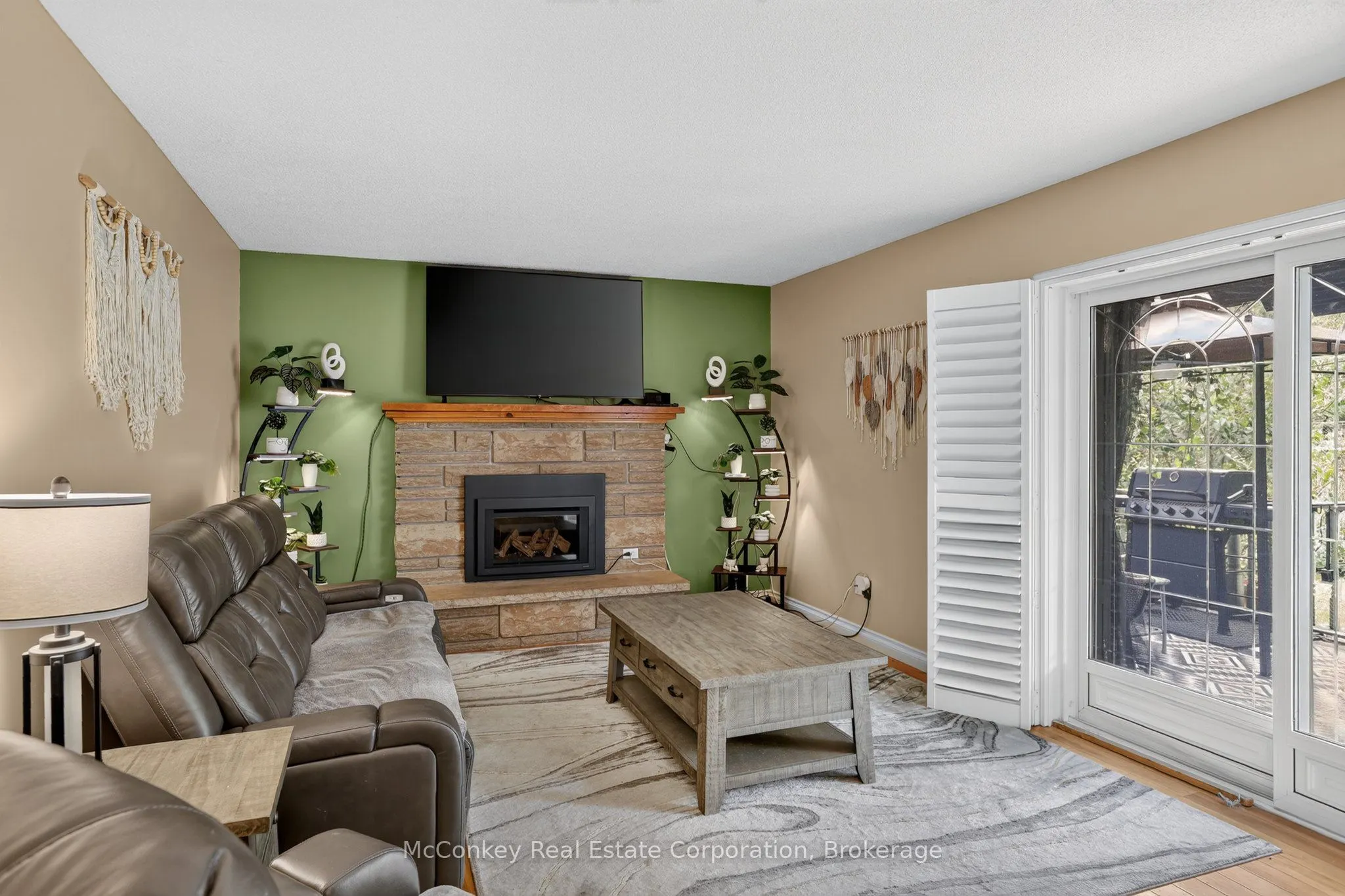 1817 Parkwood Circle