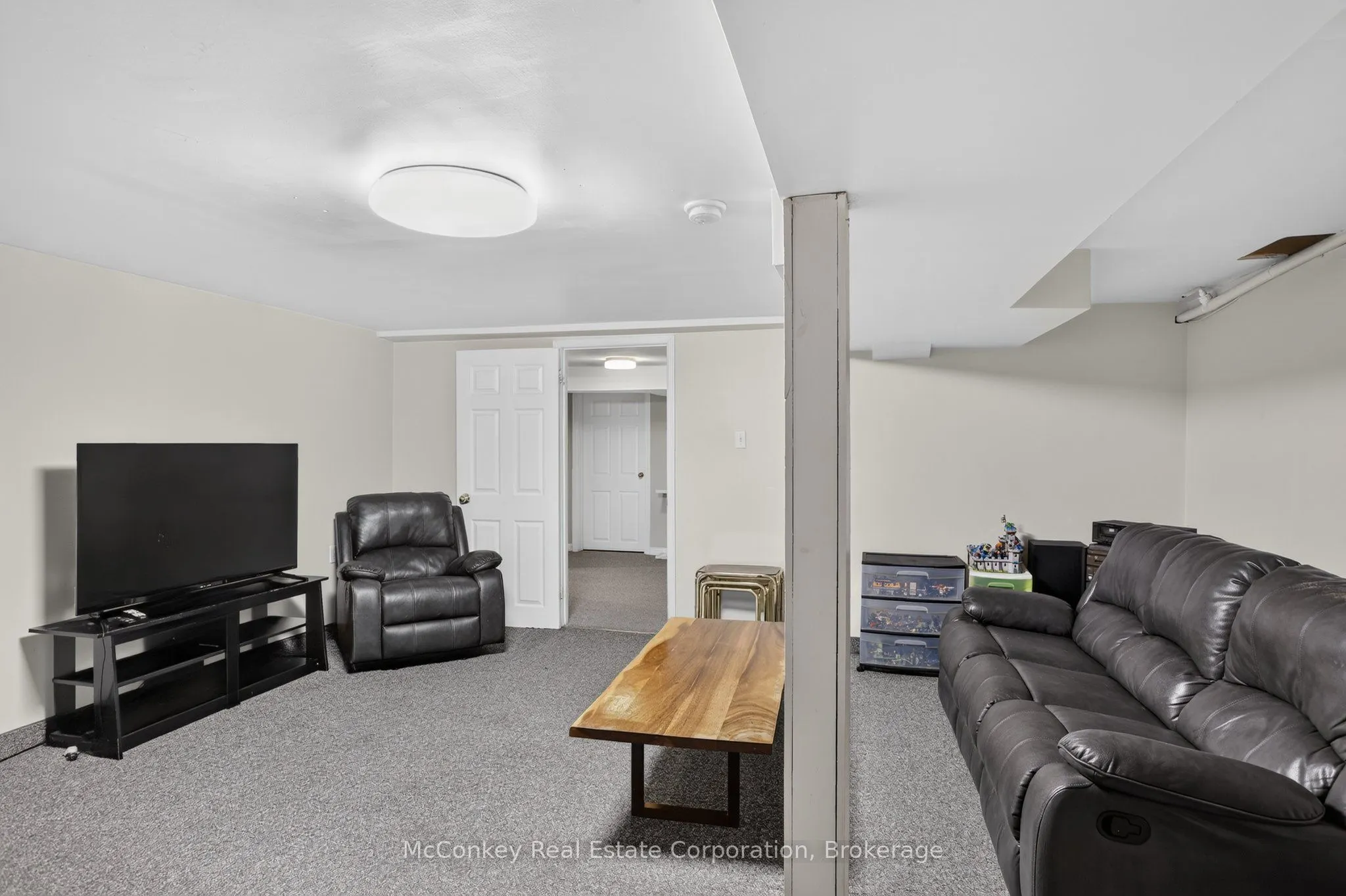 1817 Parkwood Circle