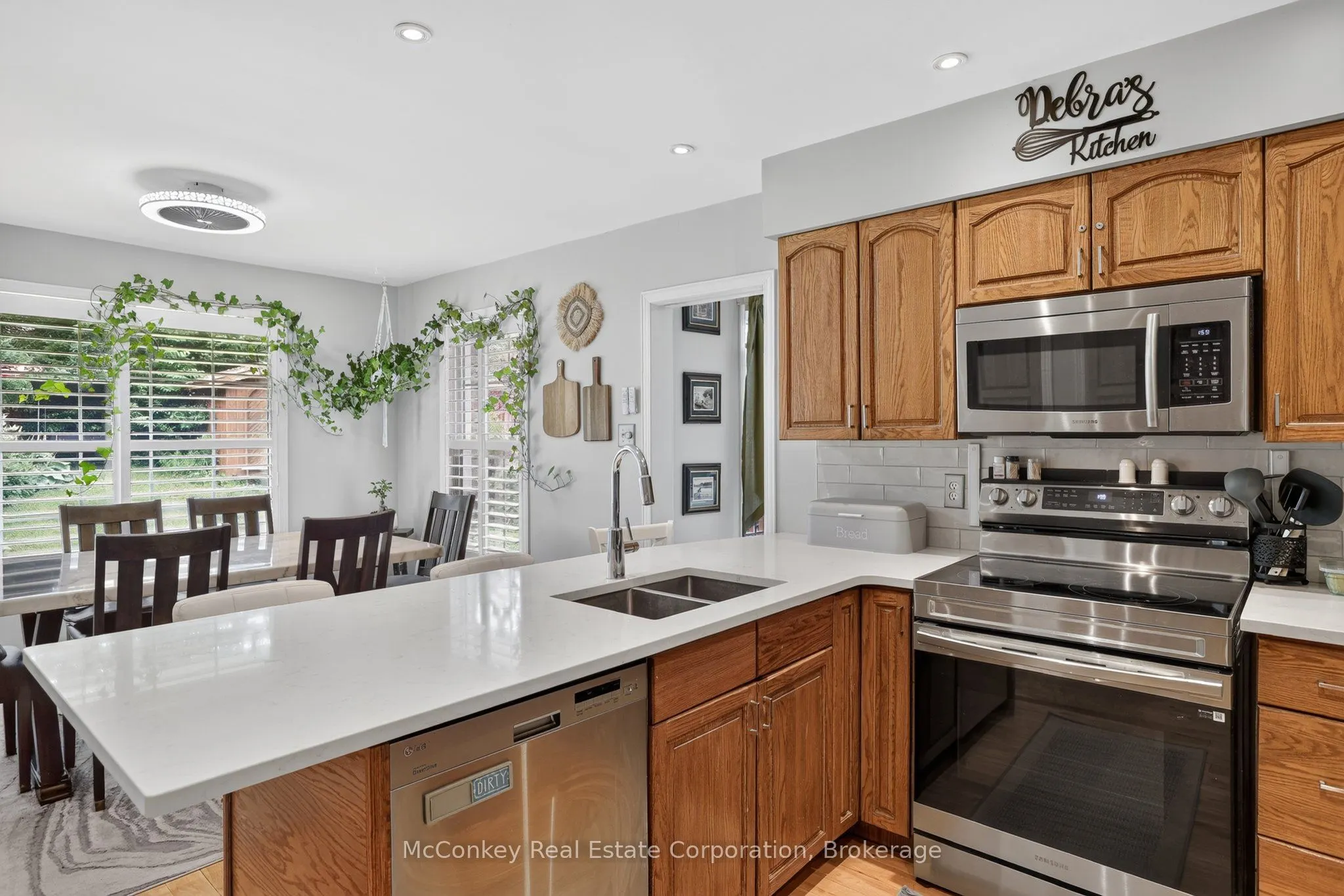 1817 Parkwood Circle