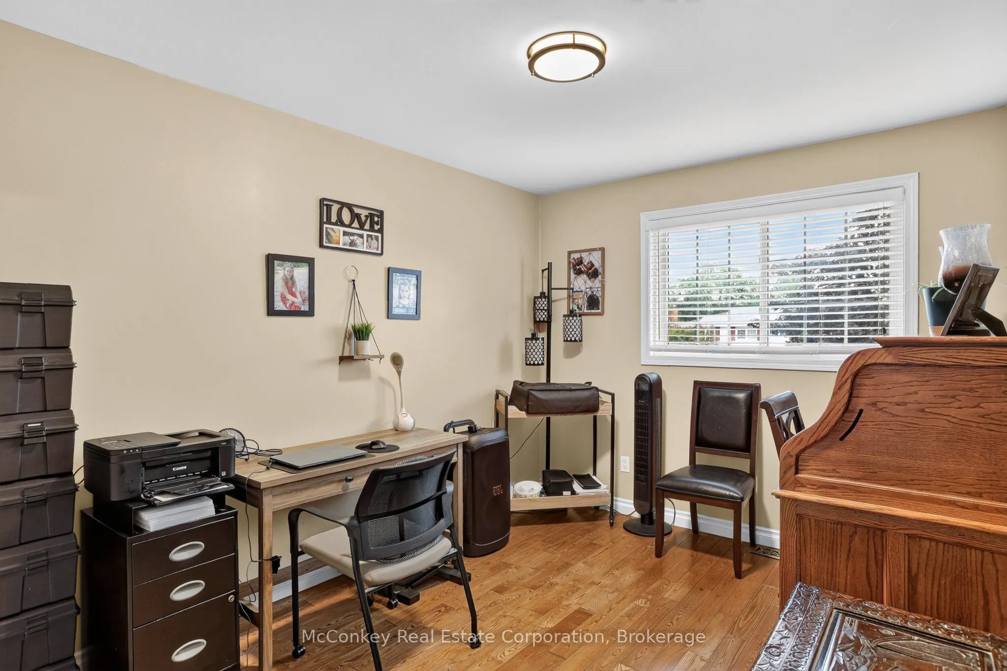 1817 Parkwood Circle