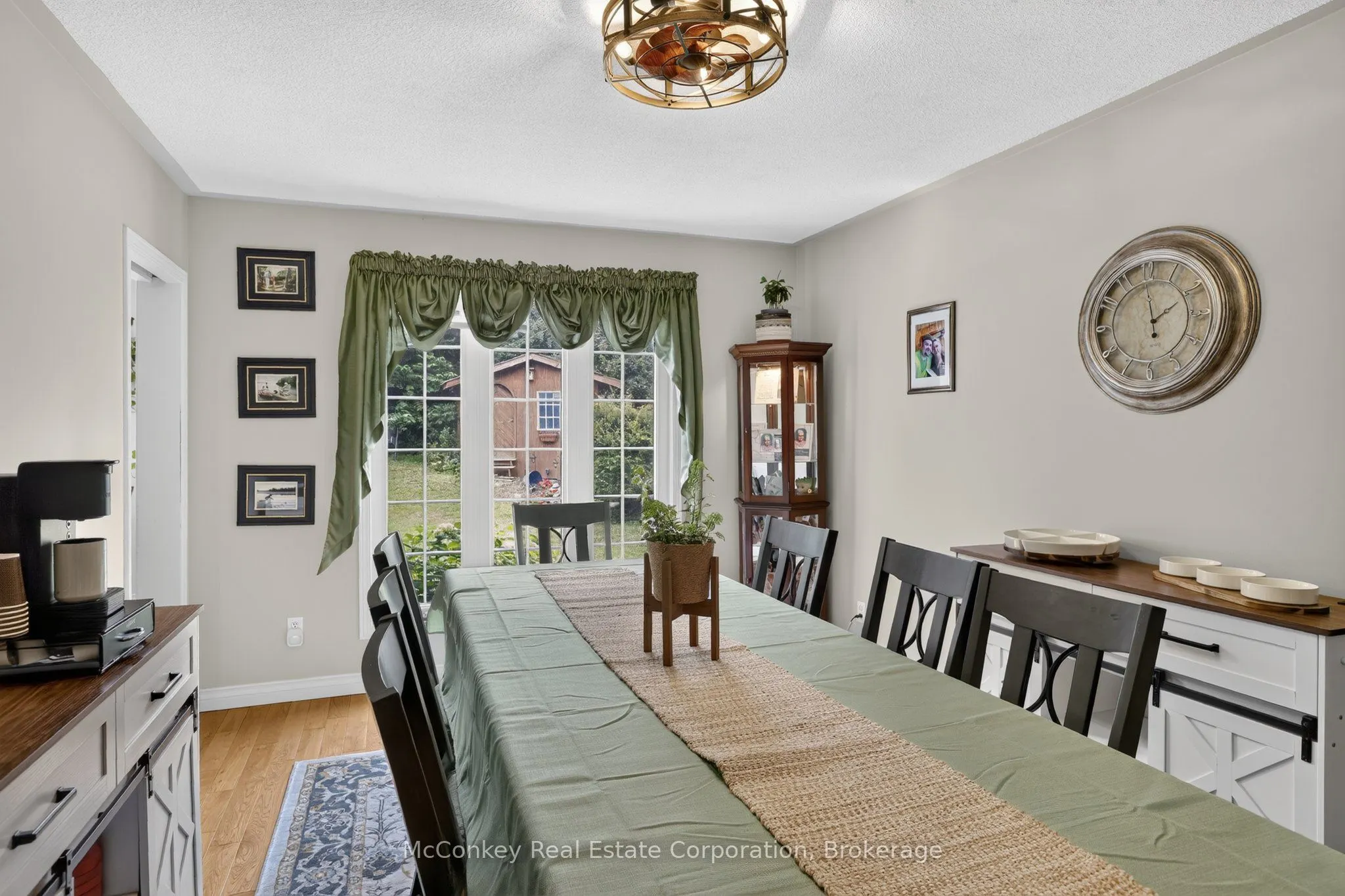 1817 Parkwood Circle