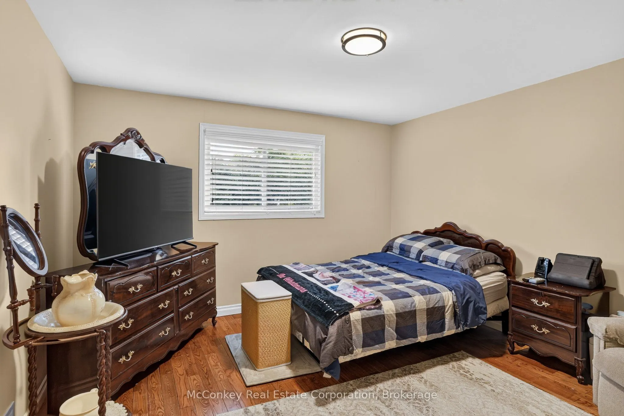 1817 Parkwood Circle