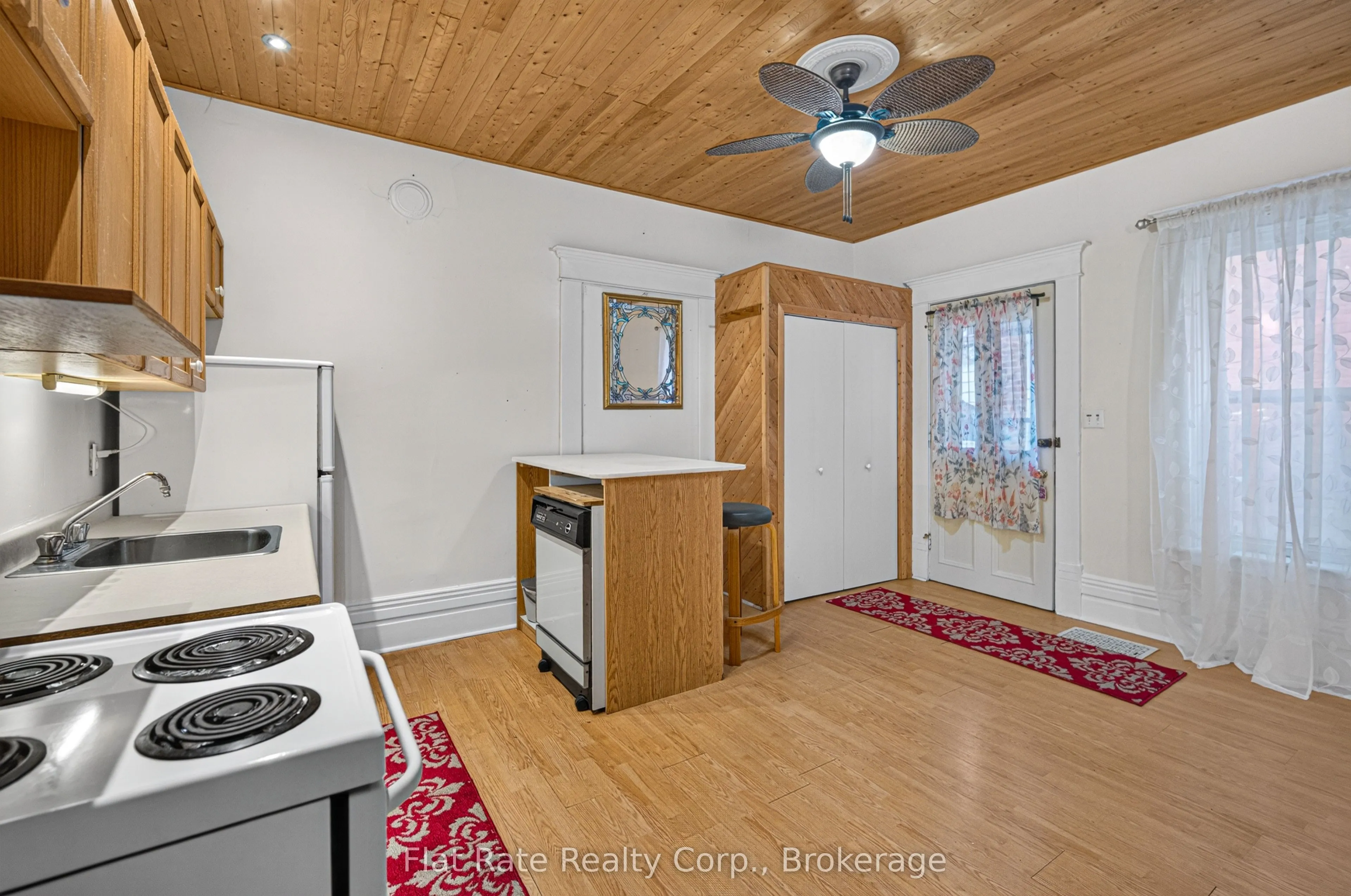 660 George Street N ##2