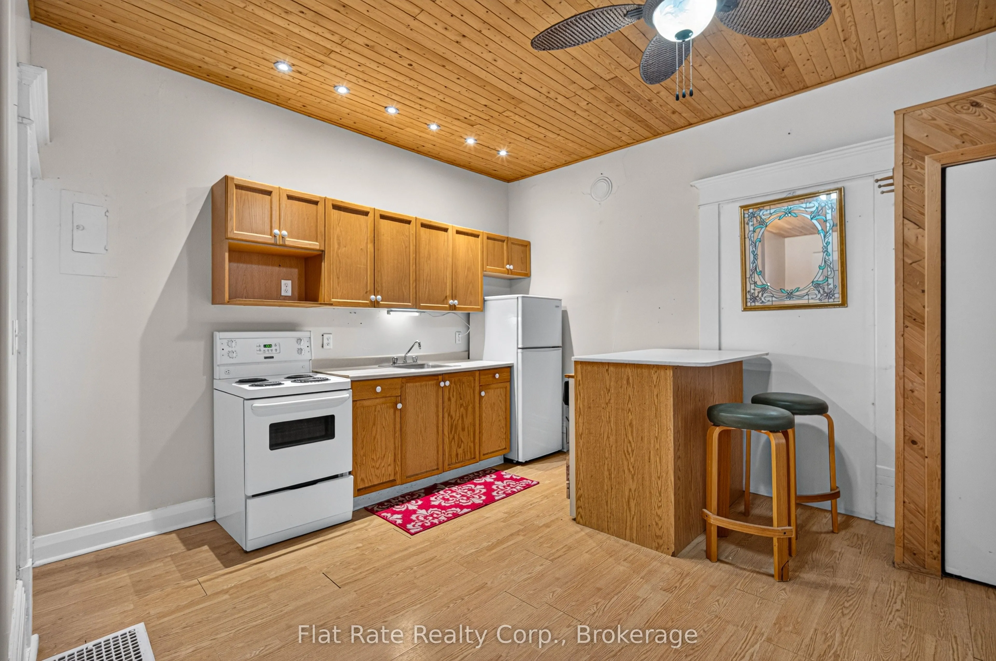 660 George Street N ##2