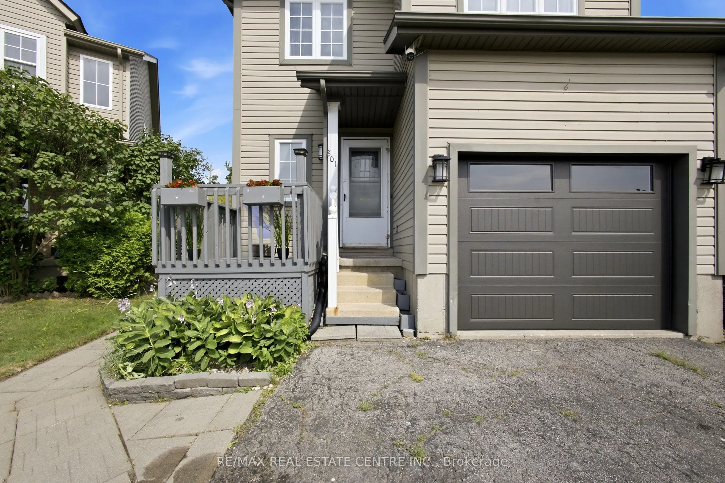 801 Hunters Gate Crescent