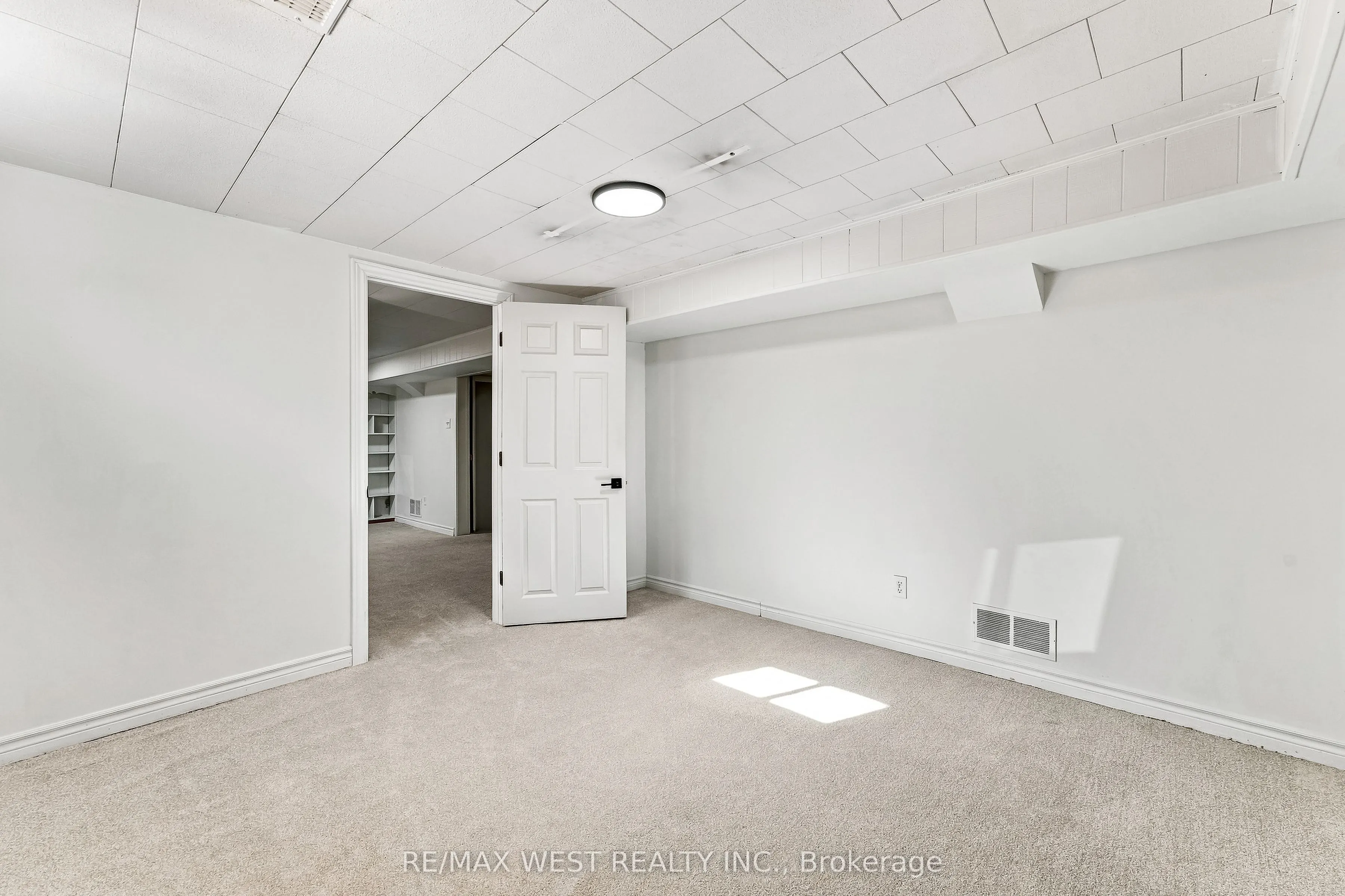 1271 Franklin Drive