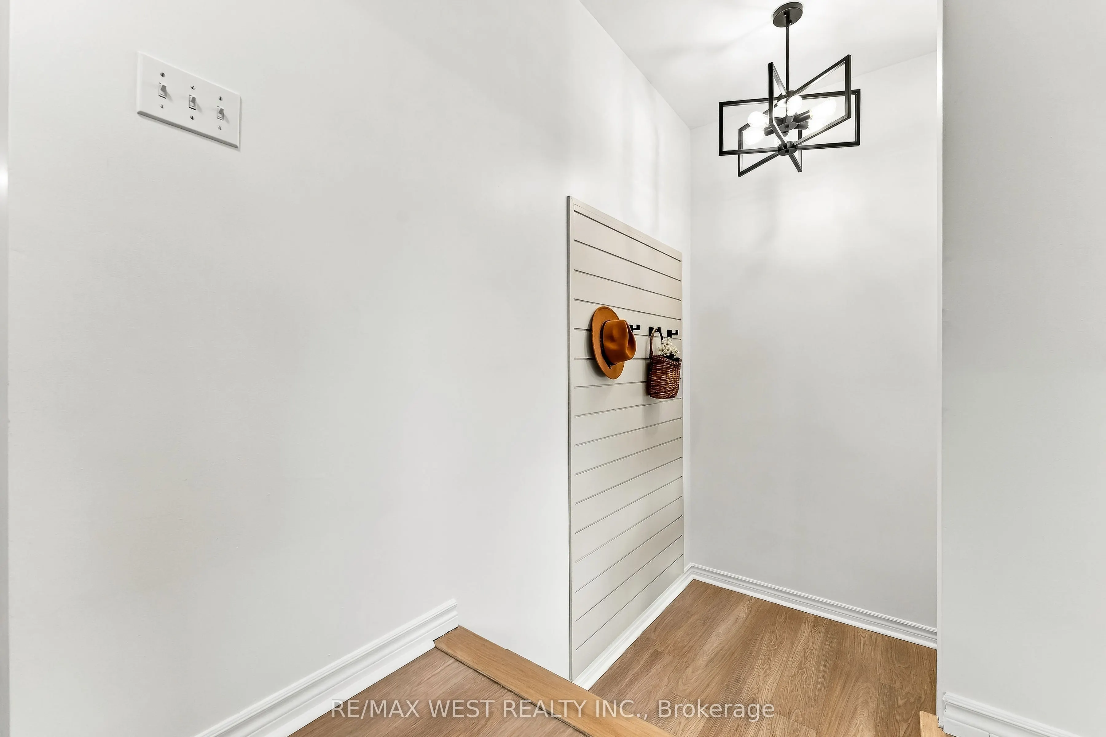 1271 Franklin Drive