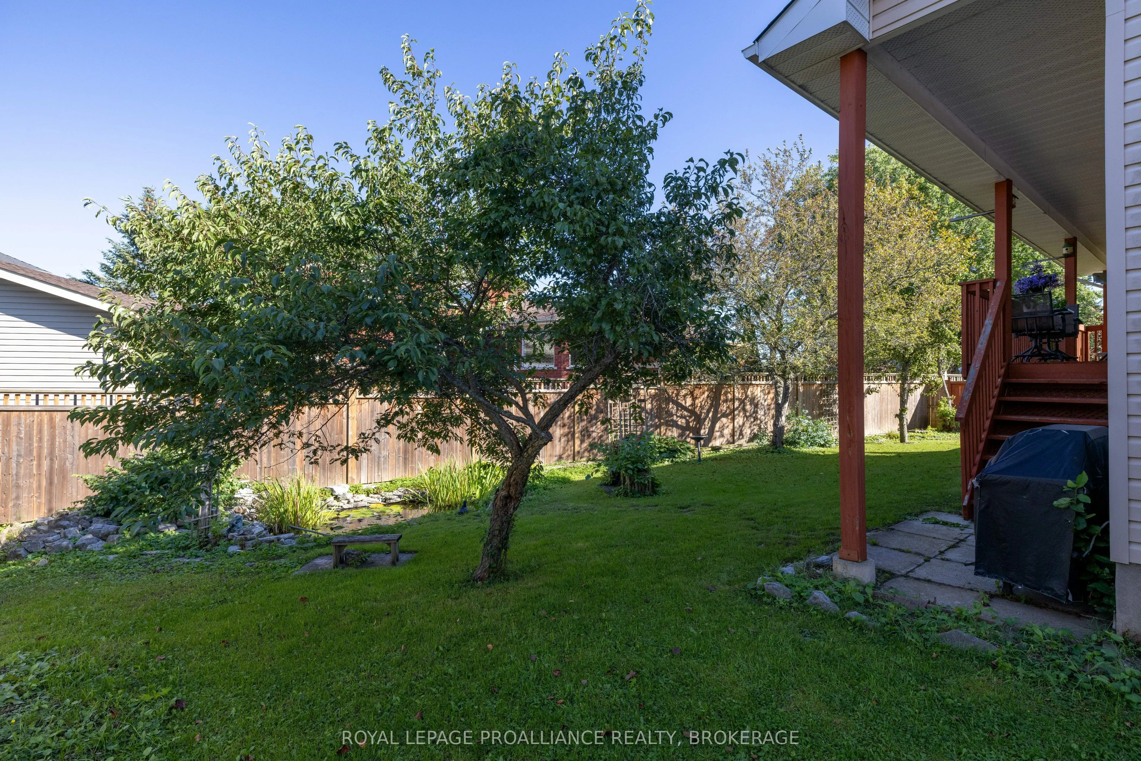 662 Millbrook Crescent