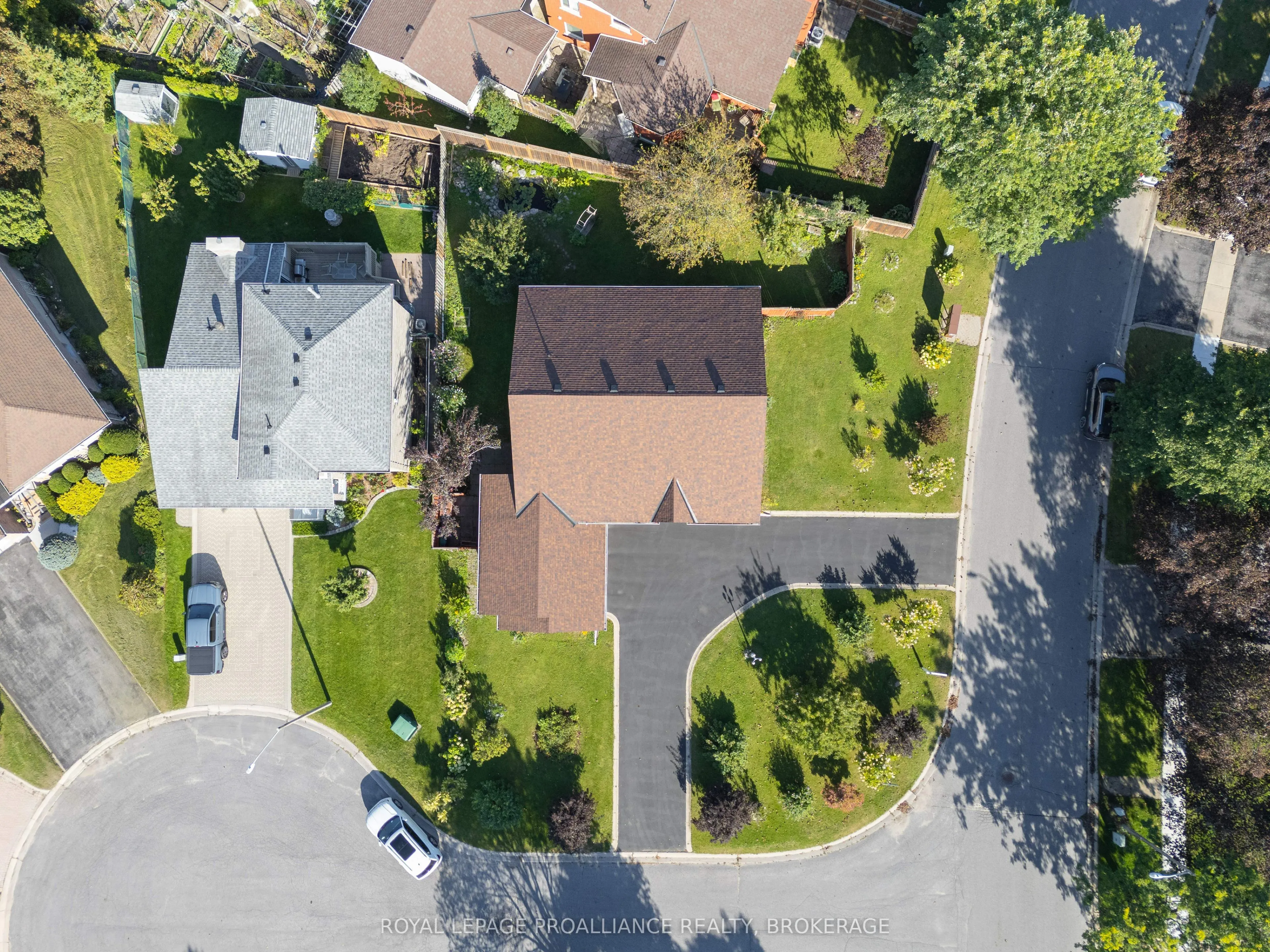662 Millbrook Crescent