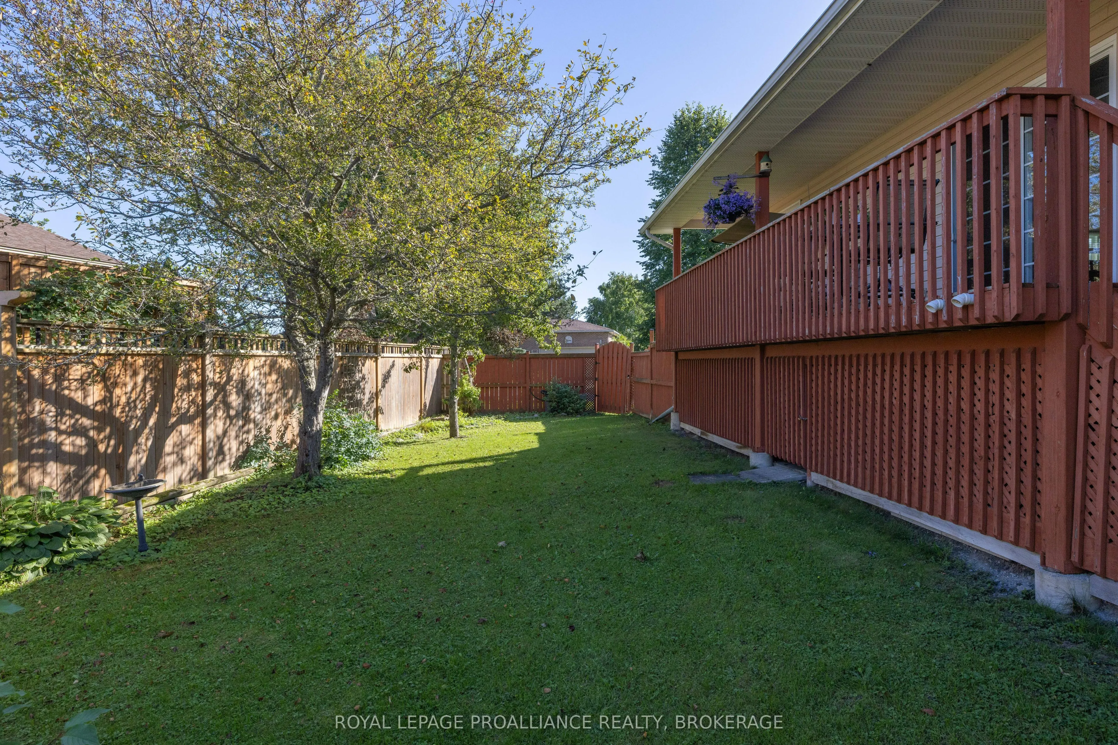 662 Millbrook Crescent