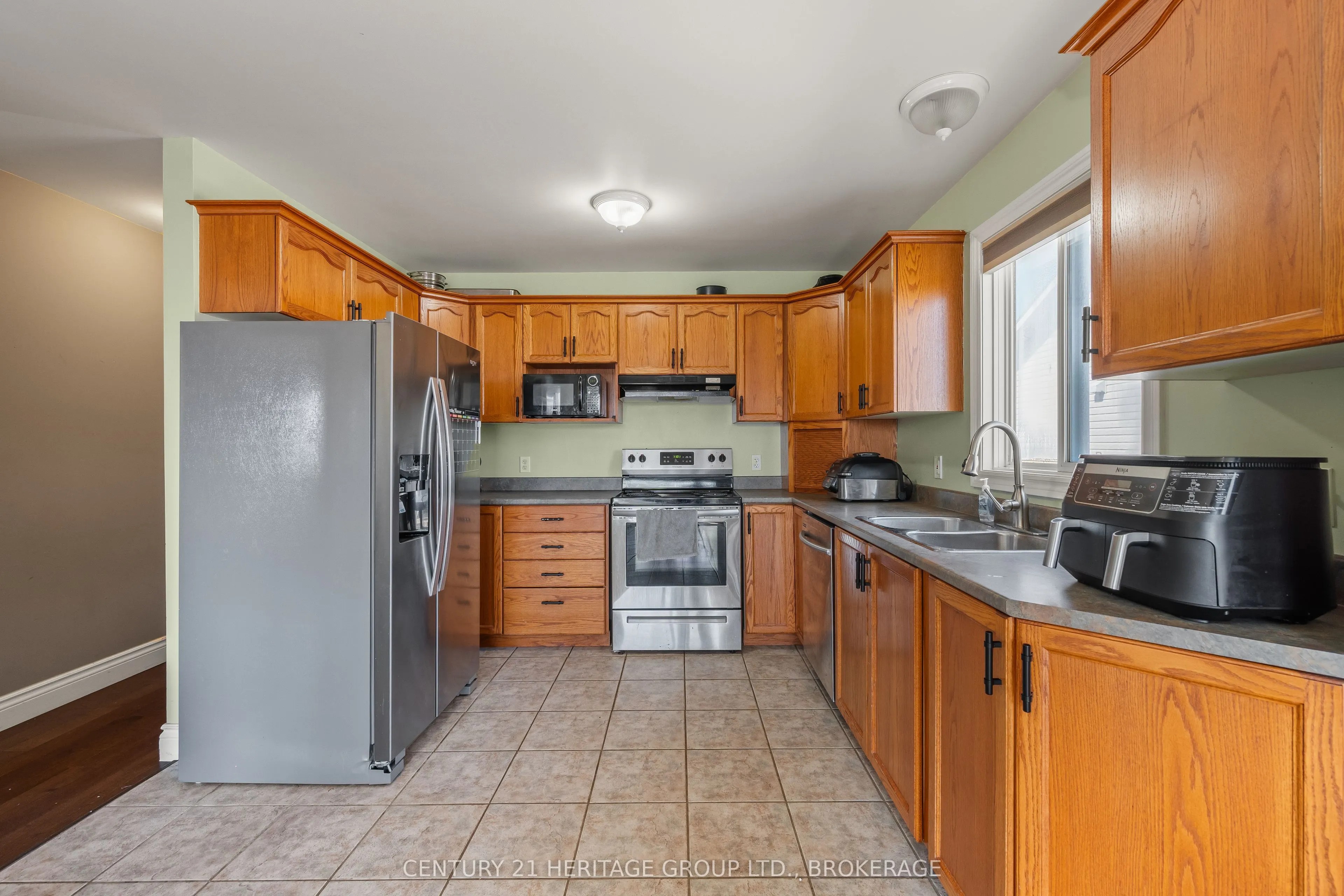 79 SPEERS Boulevard