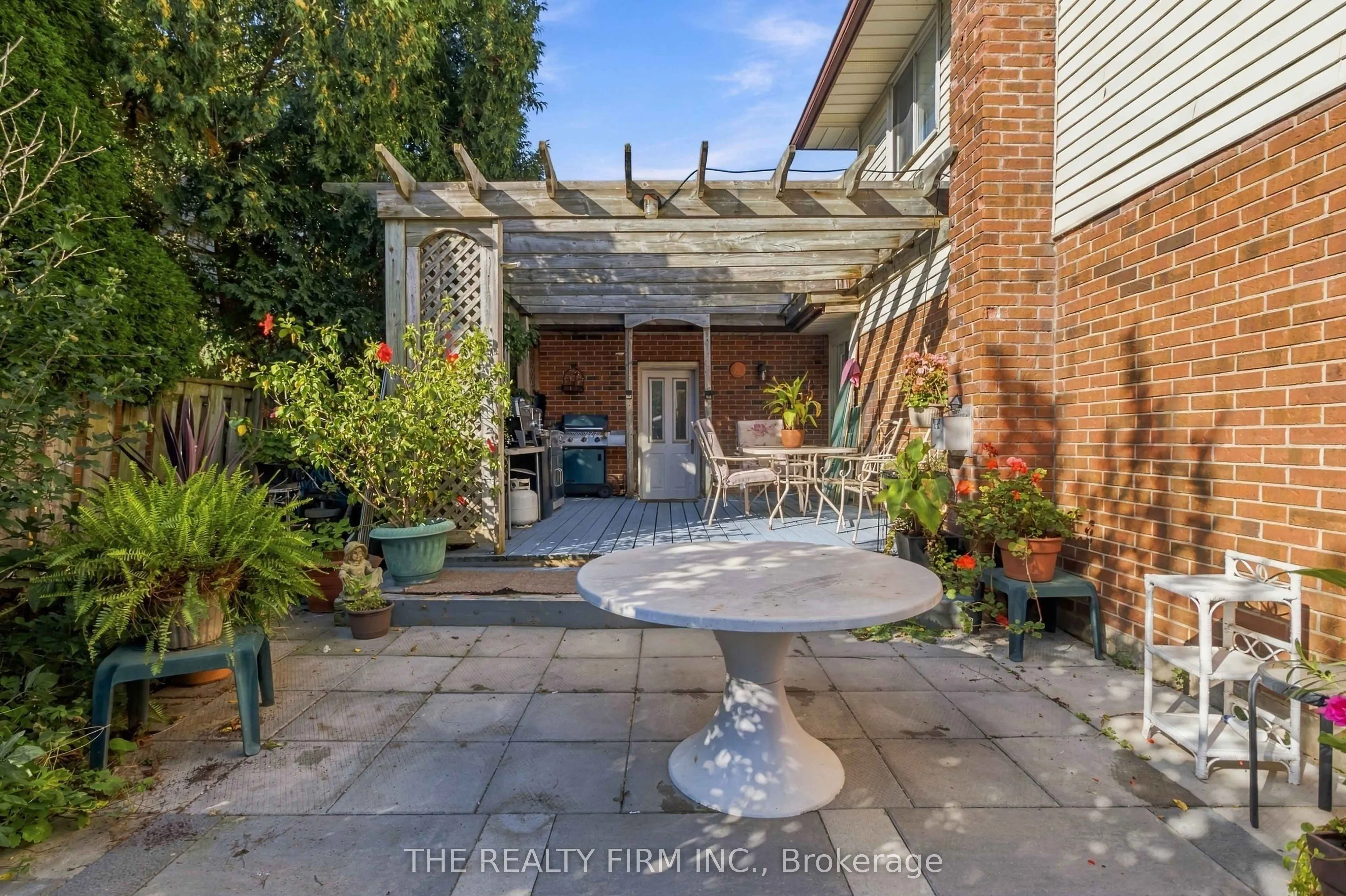 1132 Iroquois Crescent