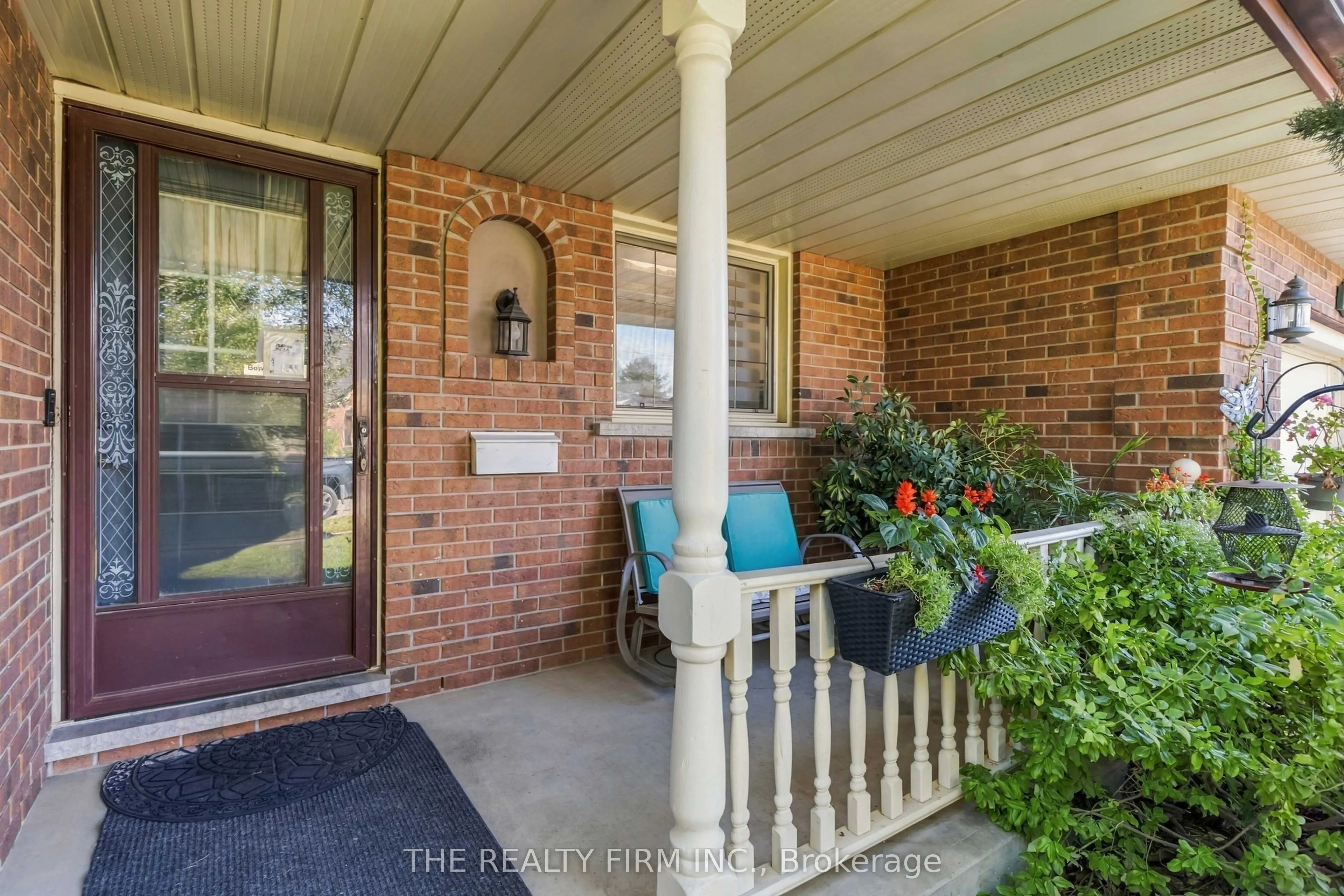 1132 Iroquois Crescent