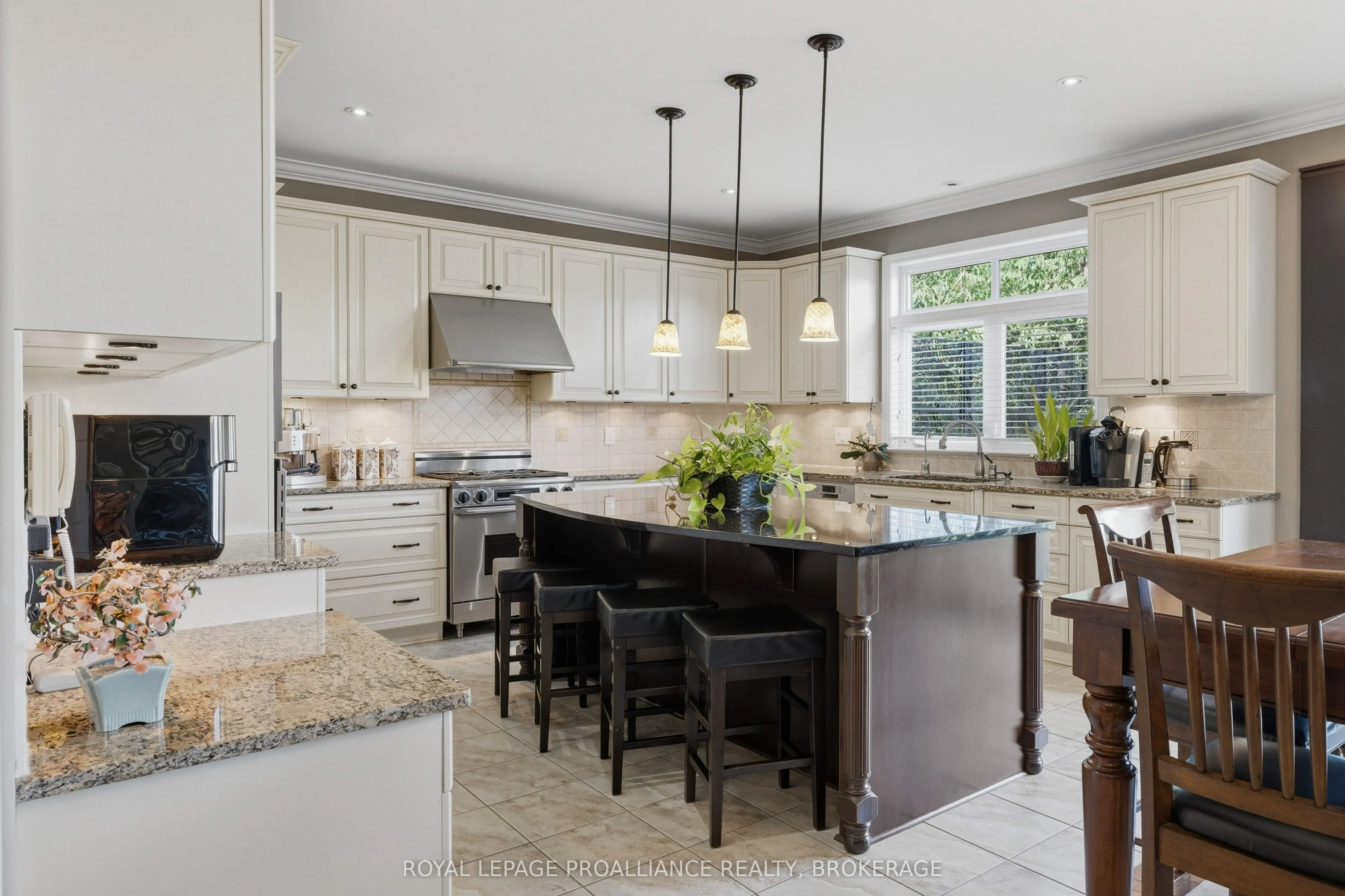 633 Fieldstone Drive