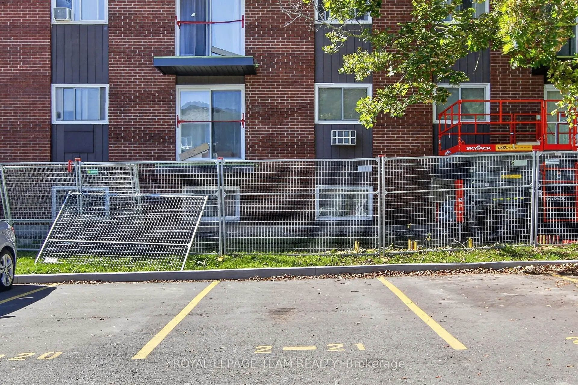 2 Charlotte Place #21