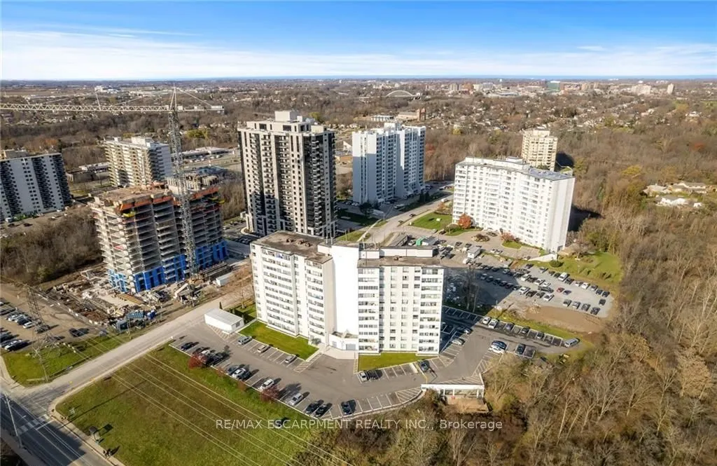 35 Towering Heights Boulevard #809