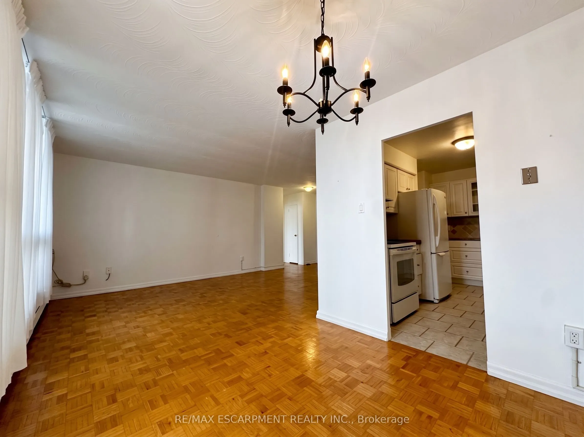35 Towering Heights Boulevard #809