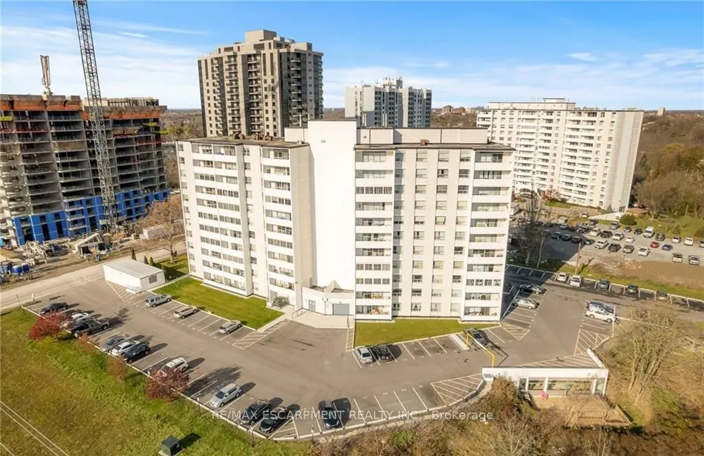 35 Towering Heights Boulevard #809
