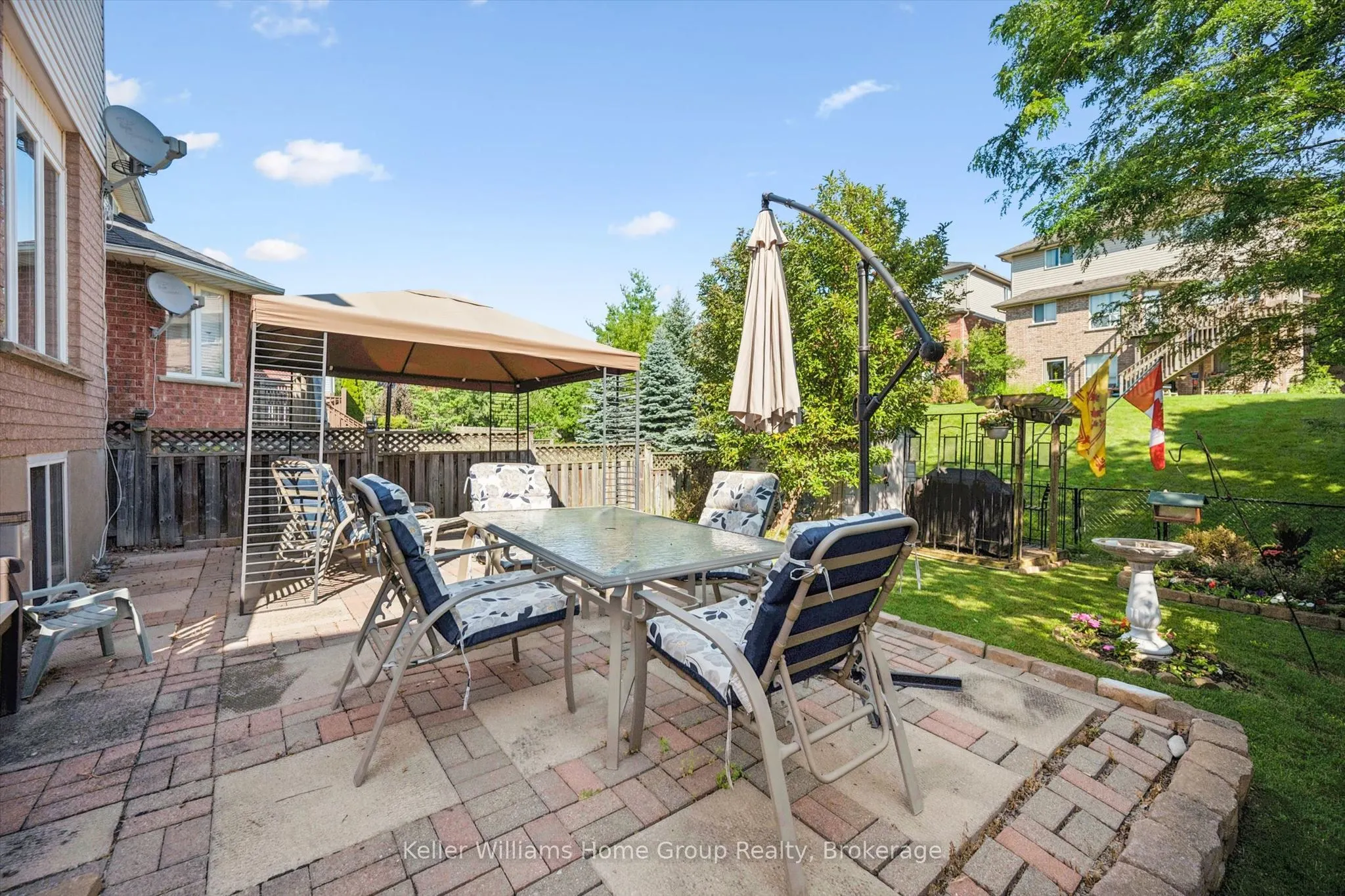 63 Boulder Crescent
