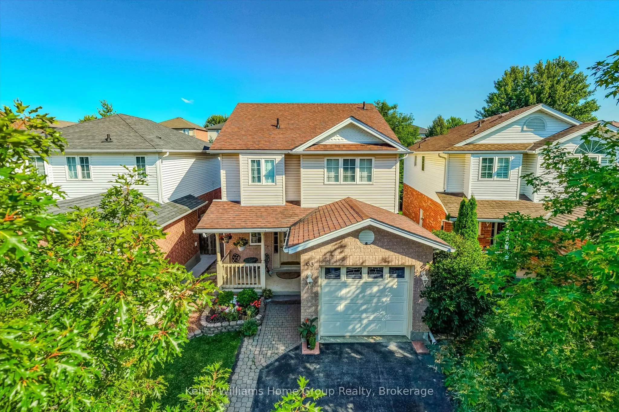 63 Boulder Crescent