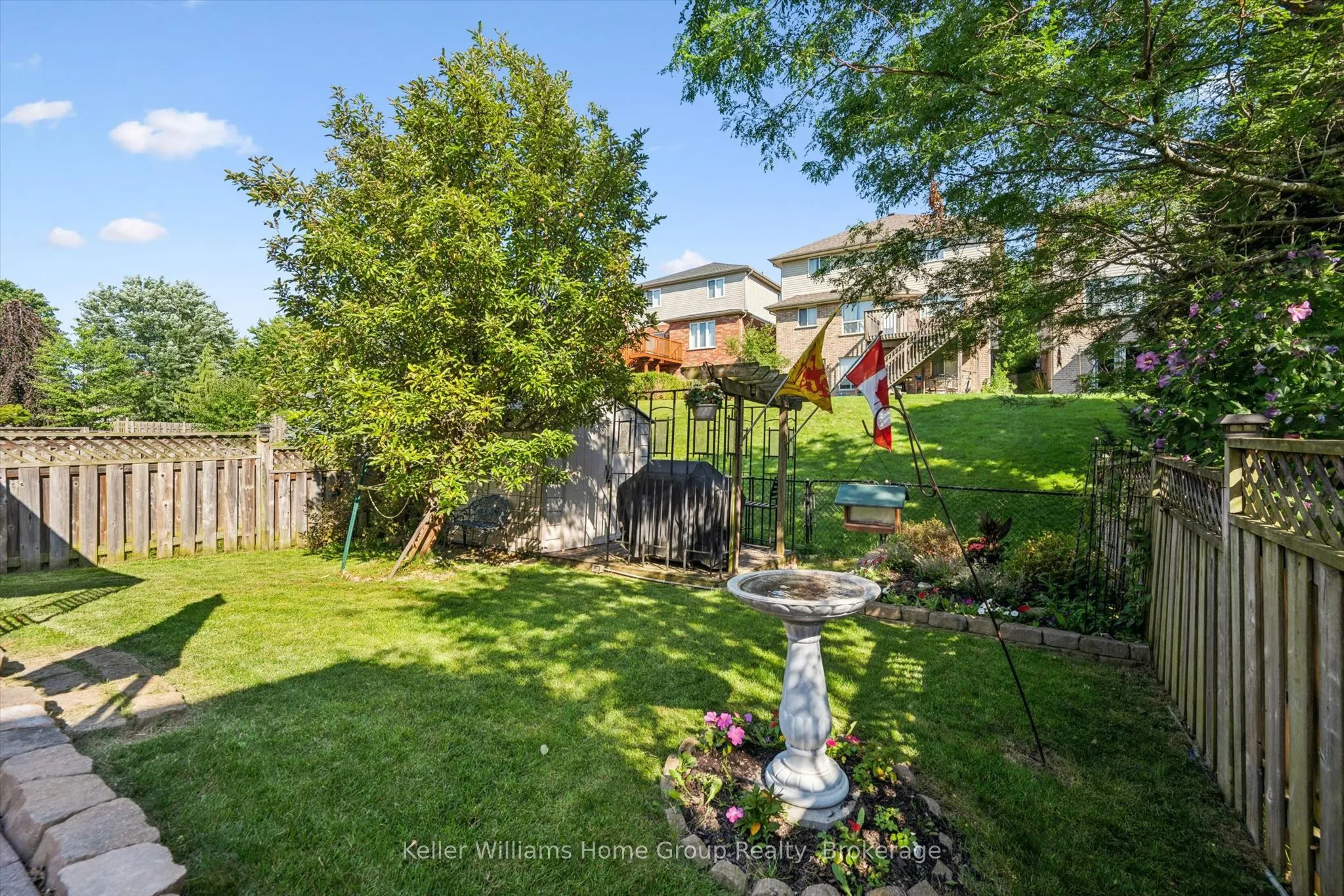 63 Boulder Crescent