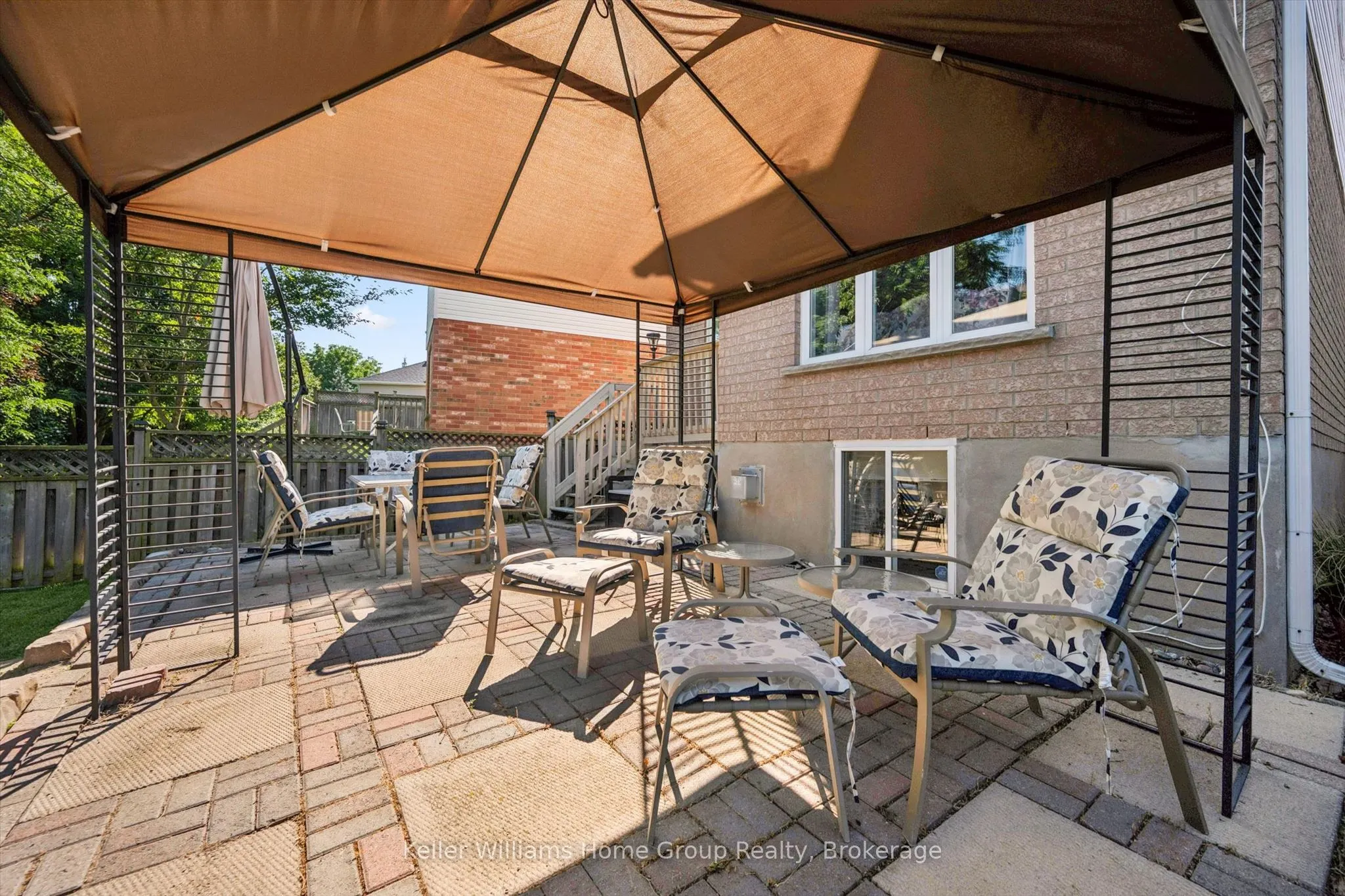 63 Boulder Crescent