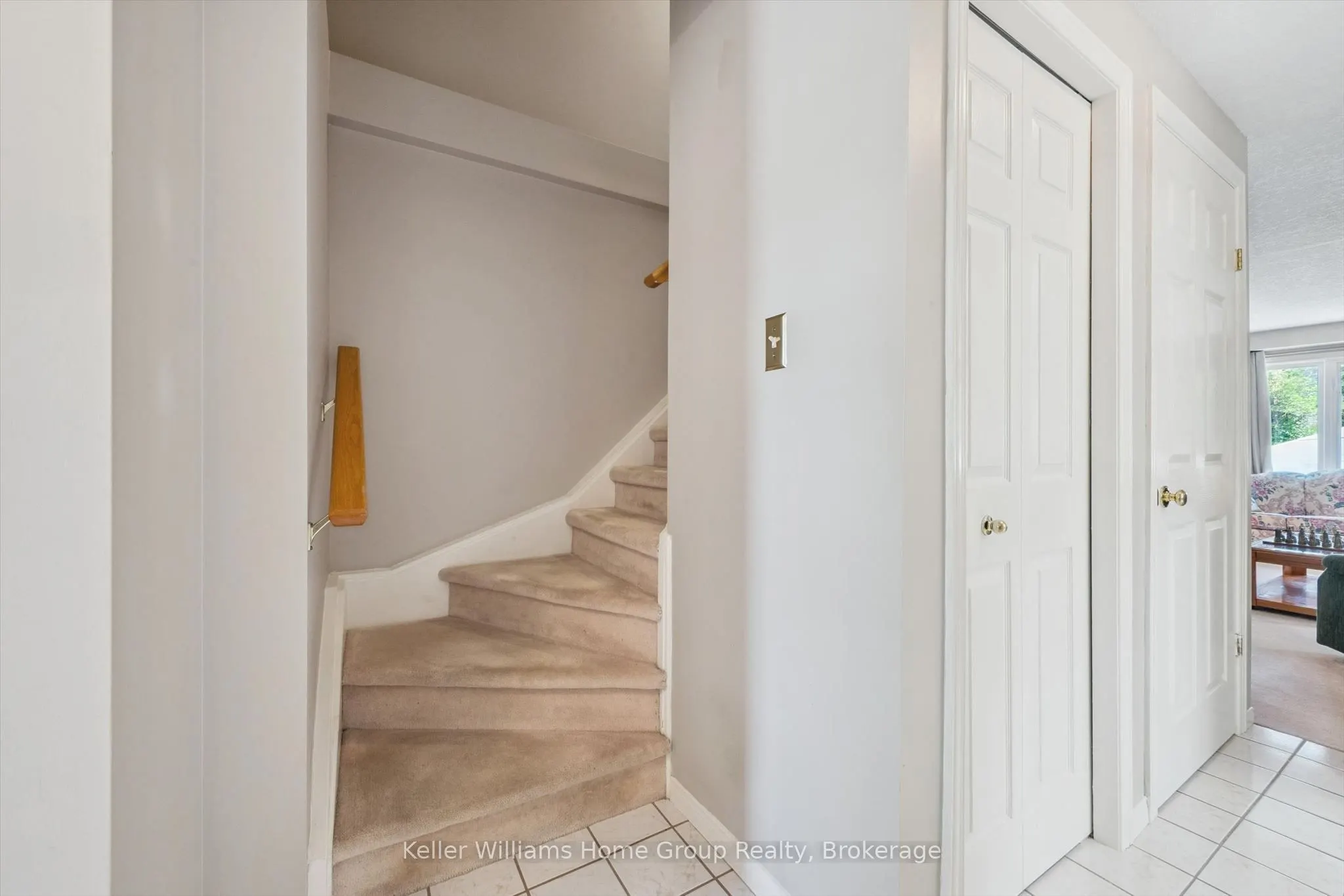63 Boulder Crescent