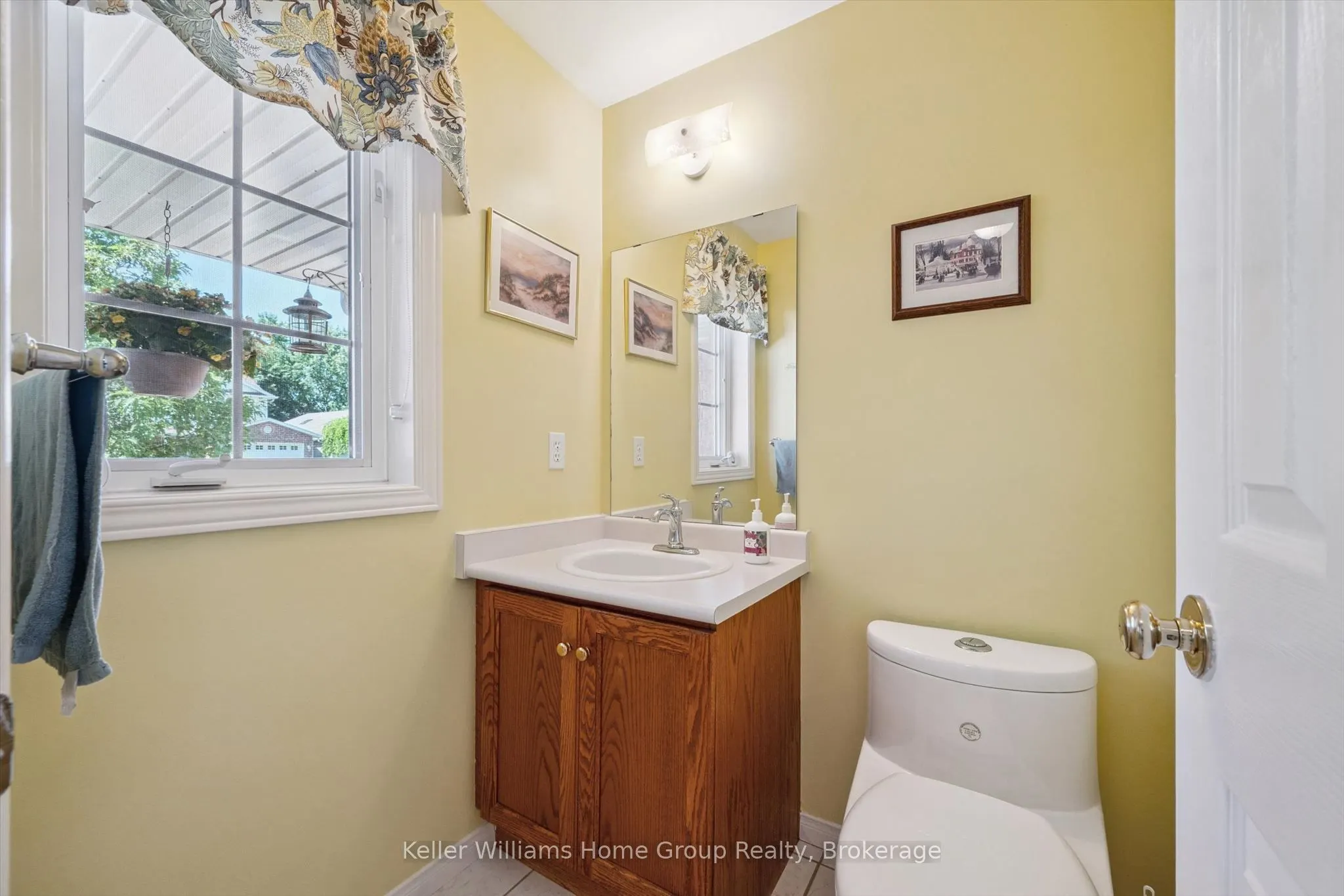 63 Boulder Crescent