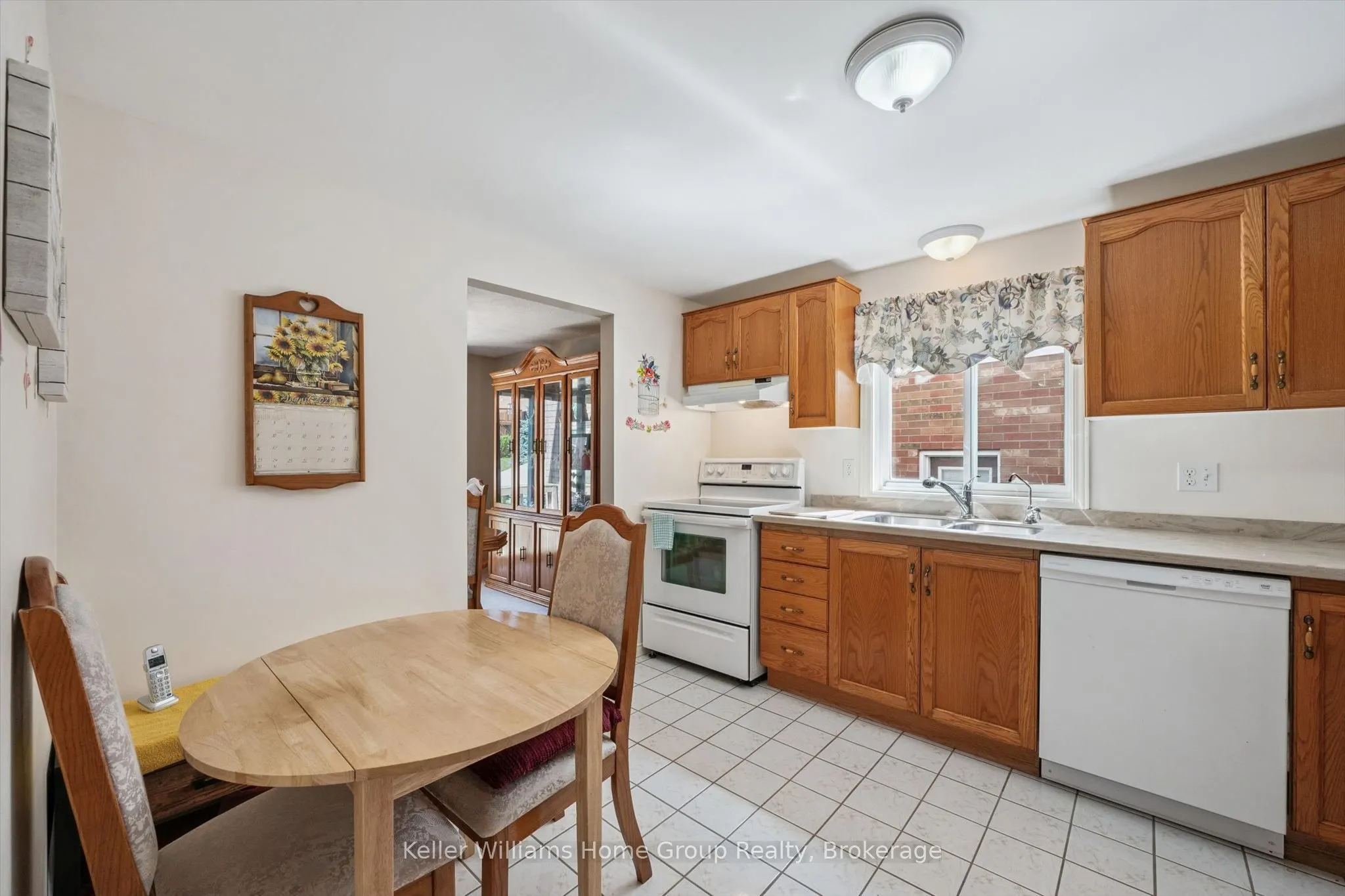 63 Boulder Crescent