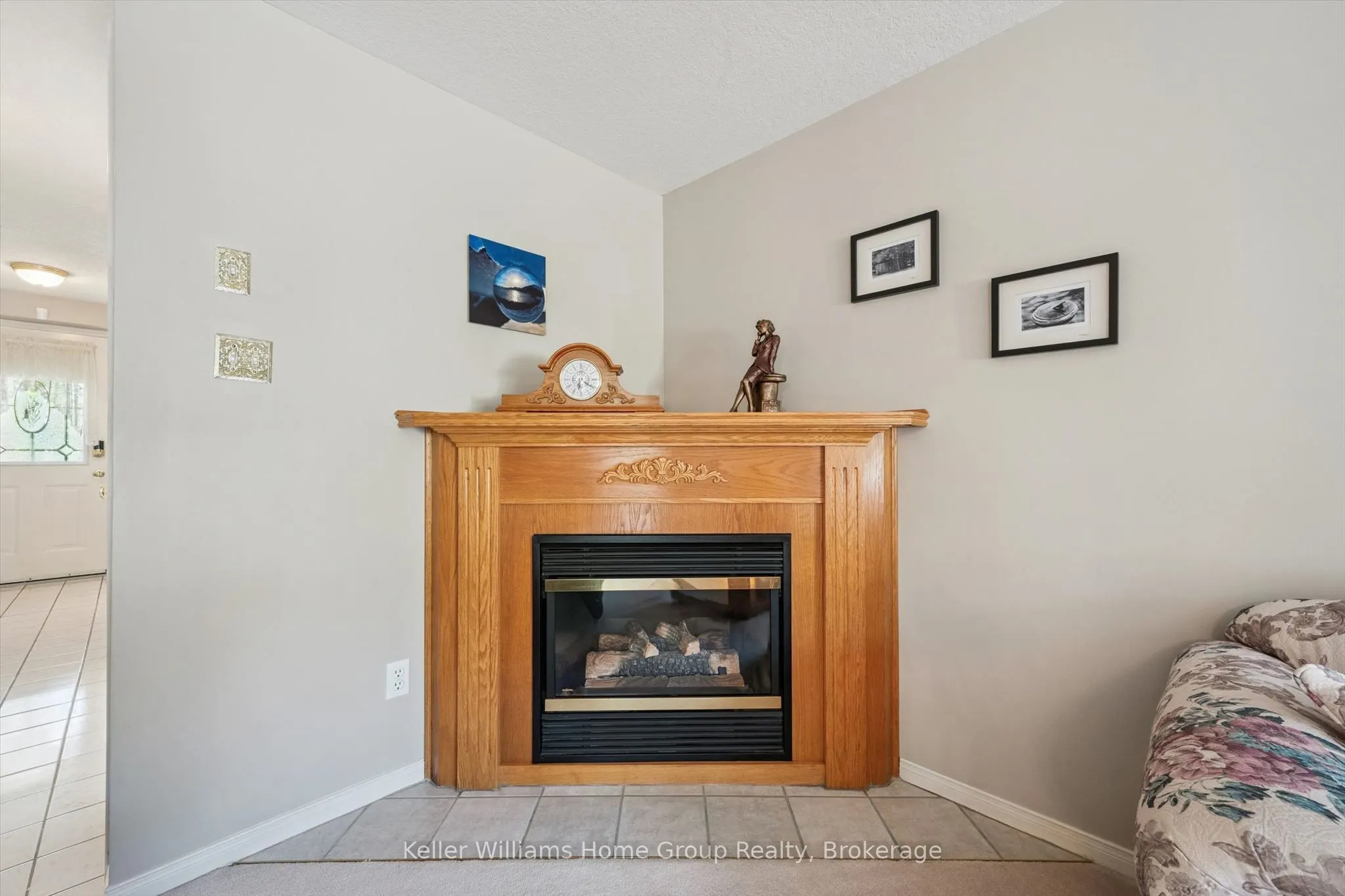 63 Boulder Crescent