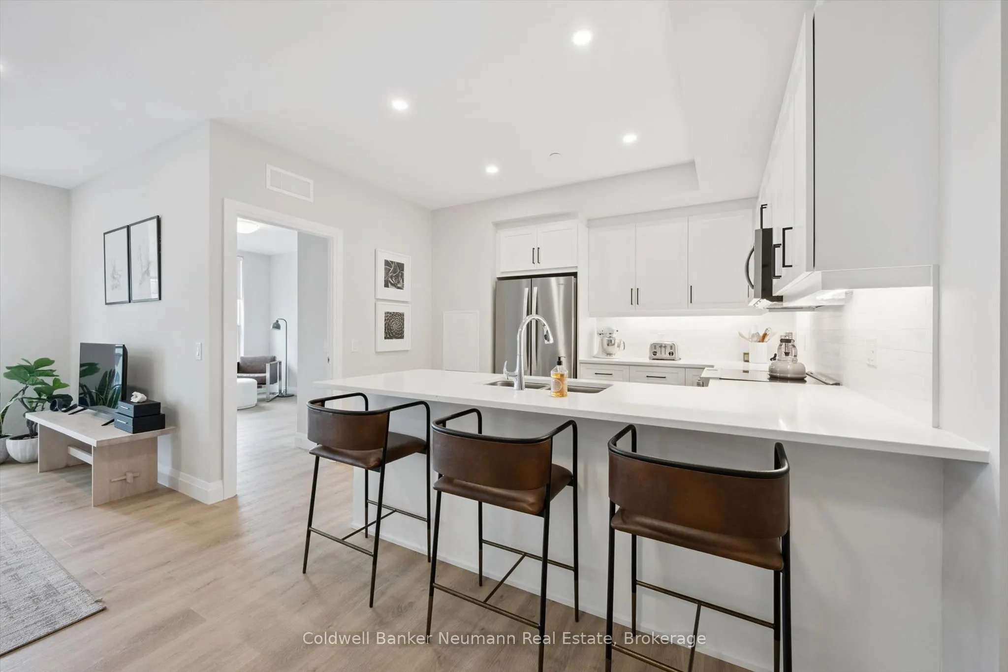 1882 Gordon Street #521